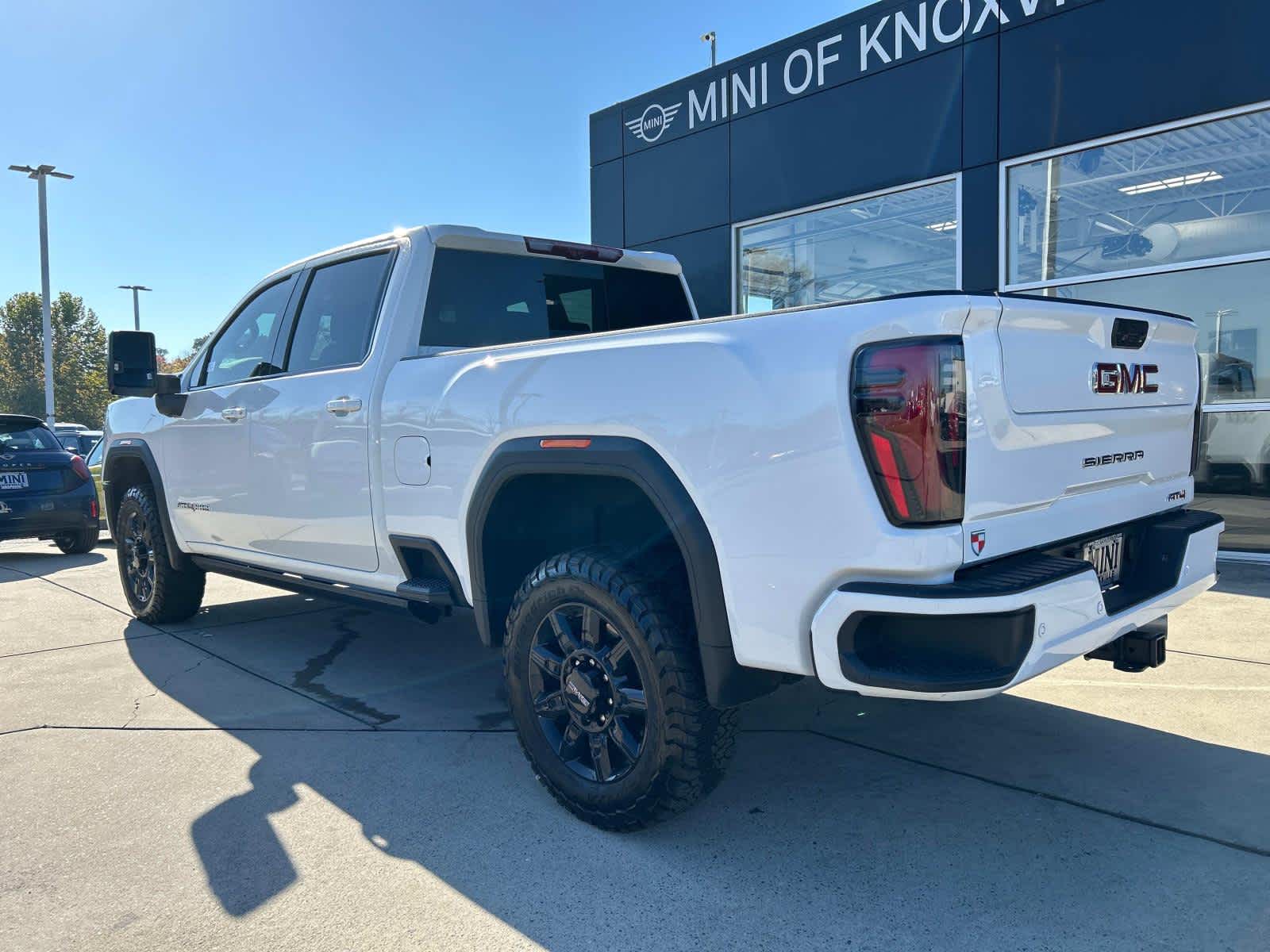 2024 GMC Sierra 3500HD AT4 4WD Crew Cab 159 8