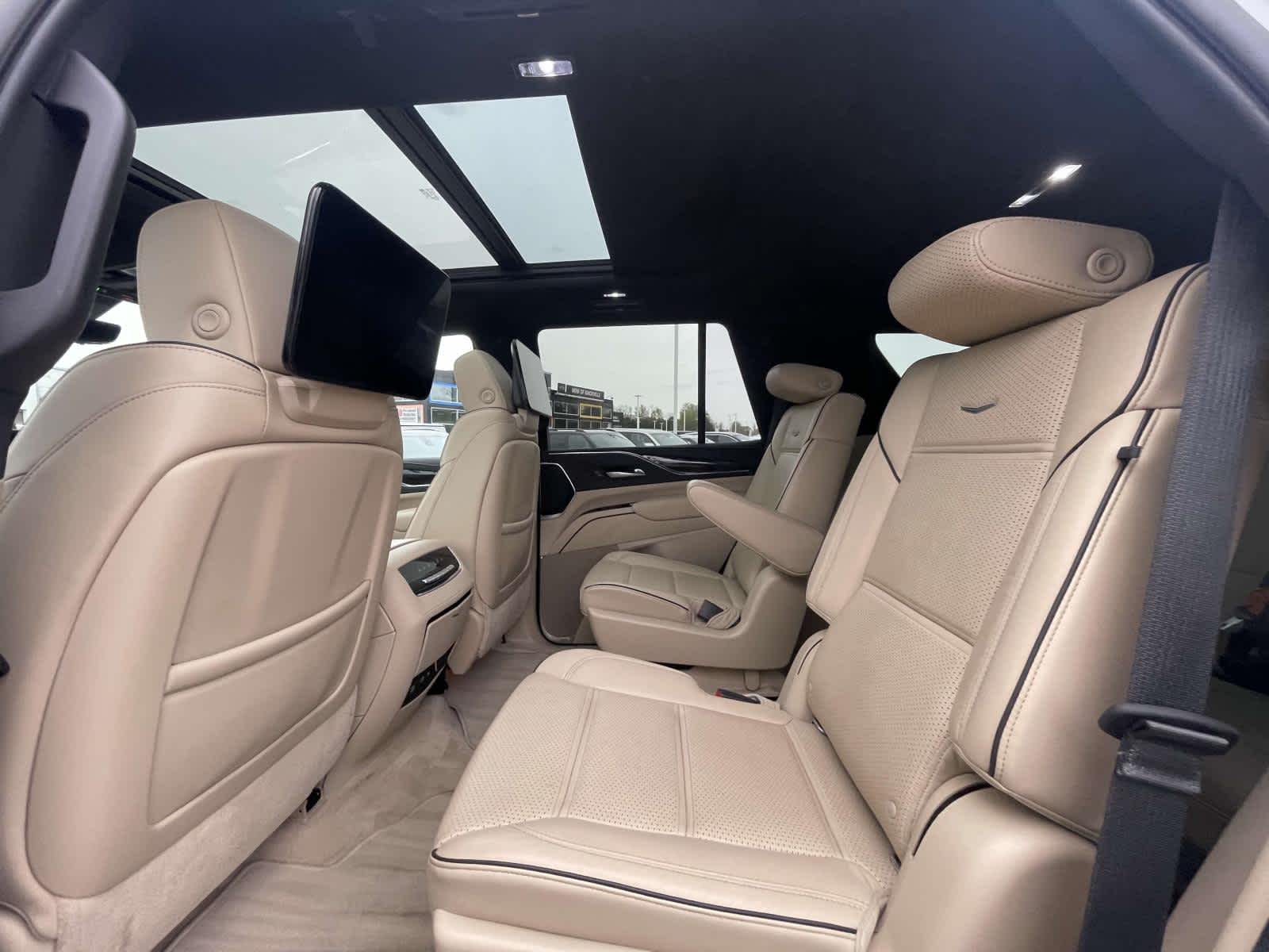 2021 Cadillac Escalade Premium Luxury 12