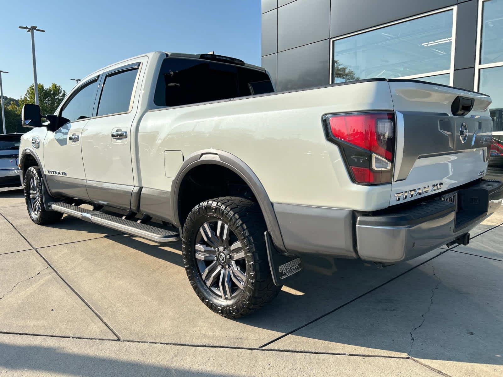 2022 Nissan Titan XD Platinum Reserve 4x4 Crew Cab 8