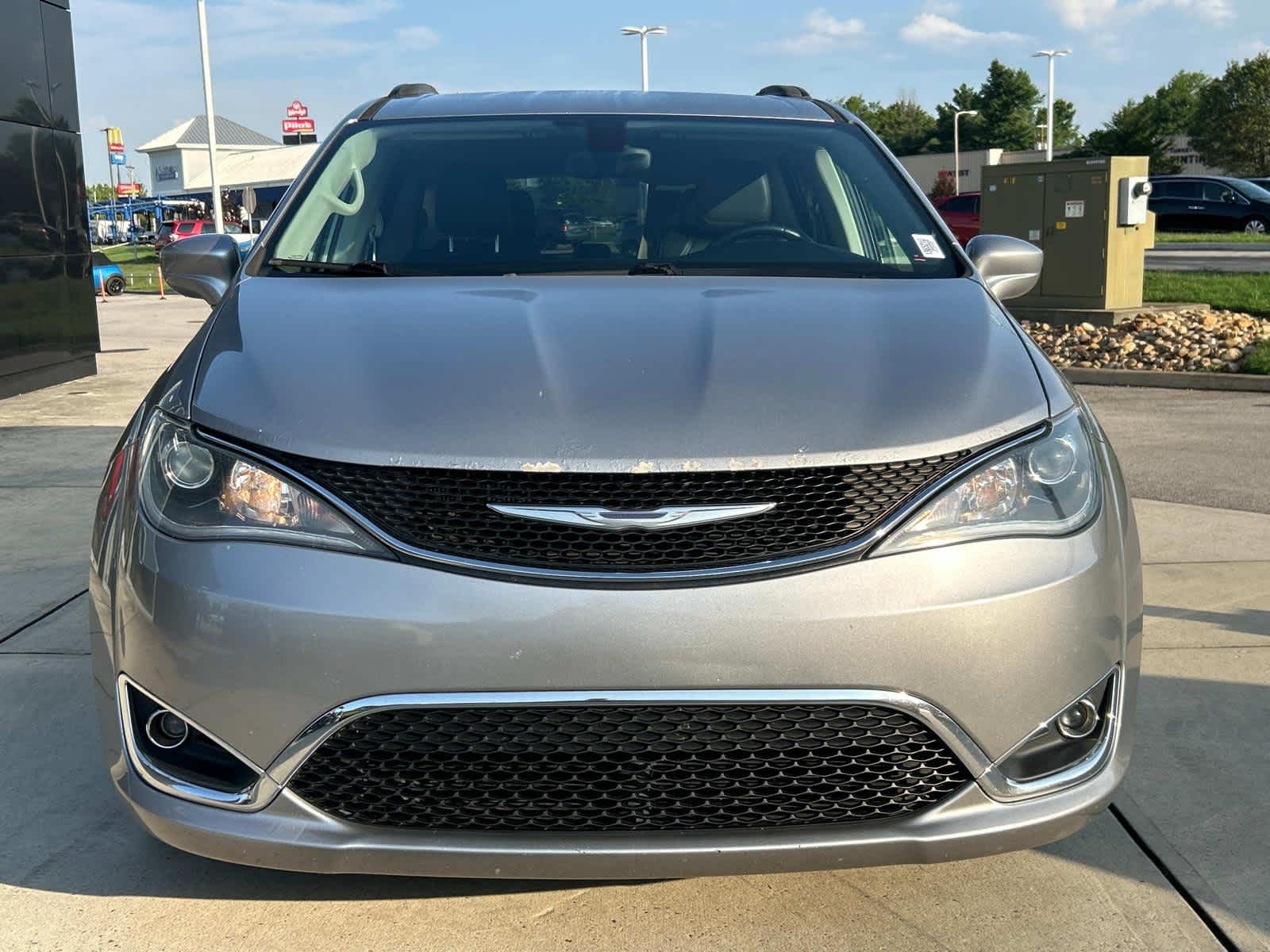 2017 Chrysler Pacifica Touring-L 3