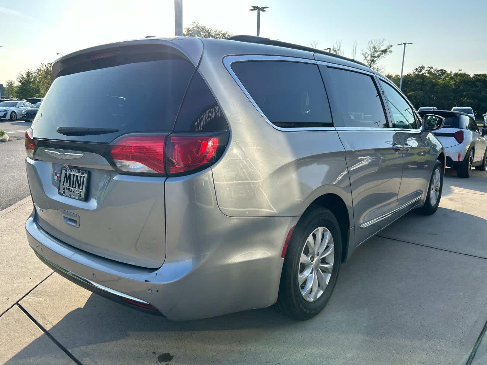 2017 Chrysler Pacifica Touring-L 6