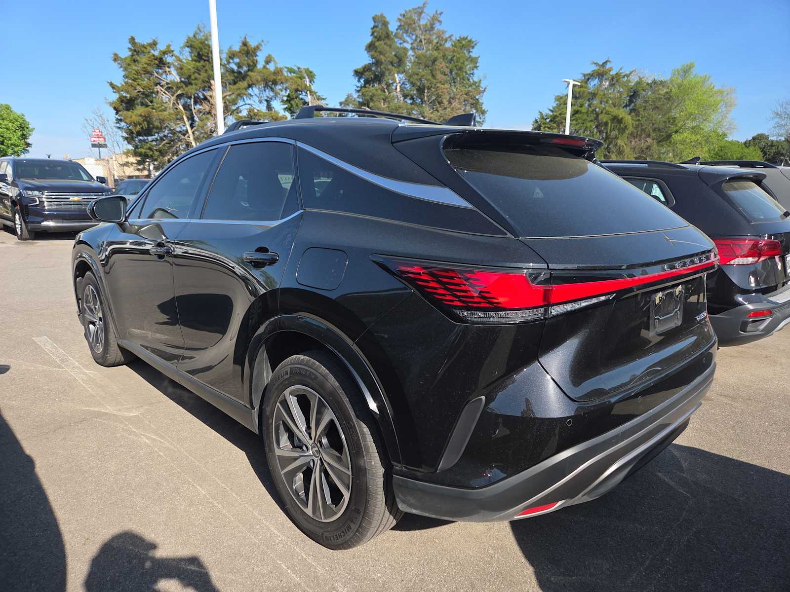 View vehicle photo 6