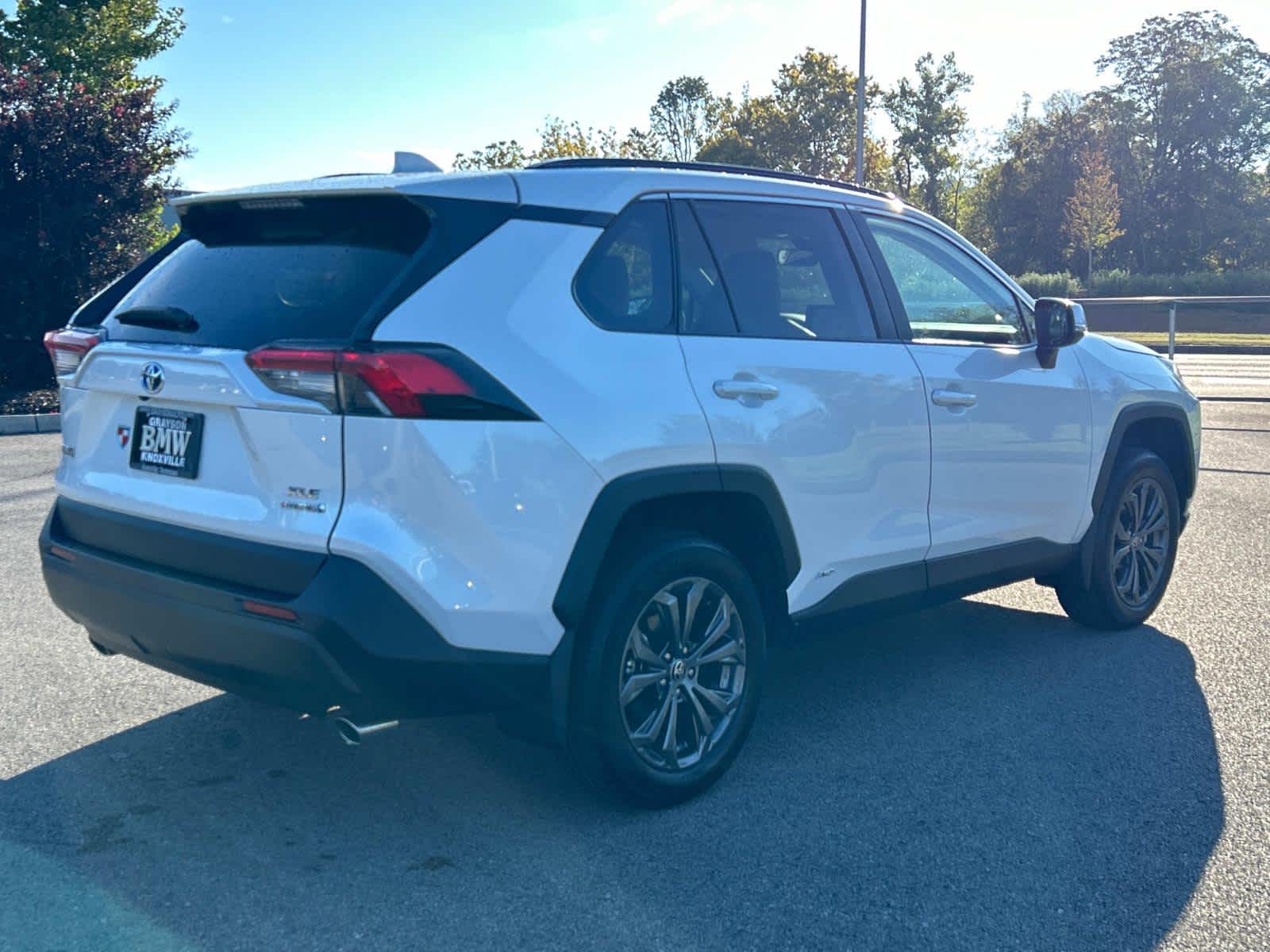 2024 Toyota RAV4 Hybrid XLE Premium 3