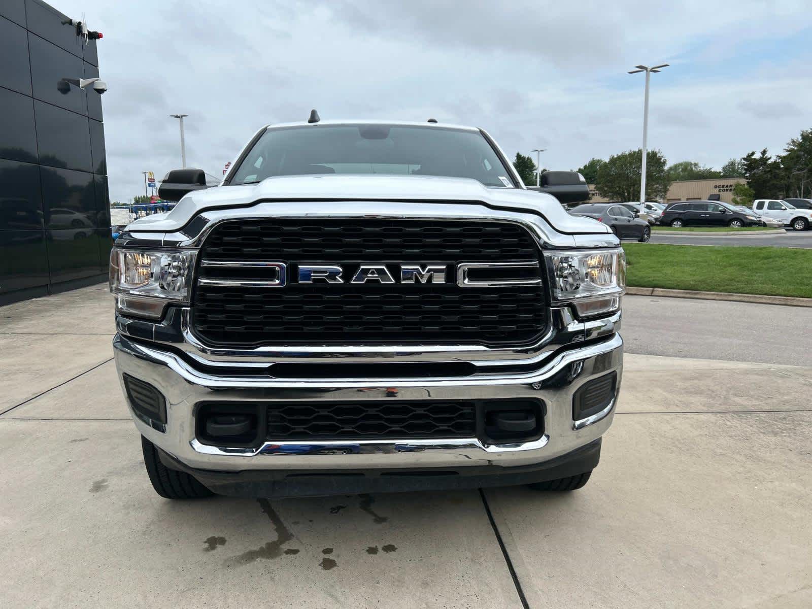 2022 Ram 2500 Big Horn 4x4 Crew Cab 64 Box 3