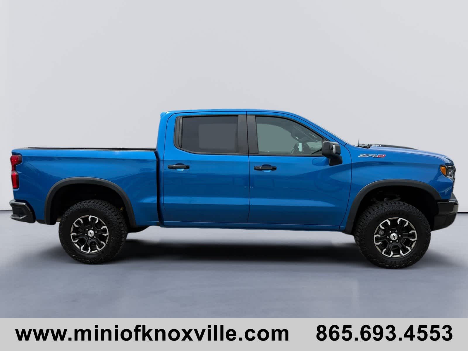 View vehicle photo 4