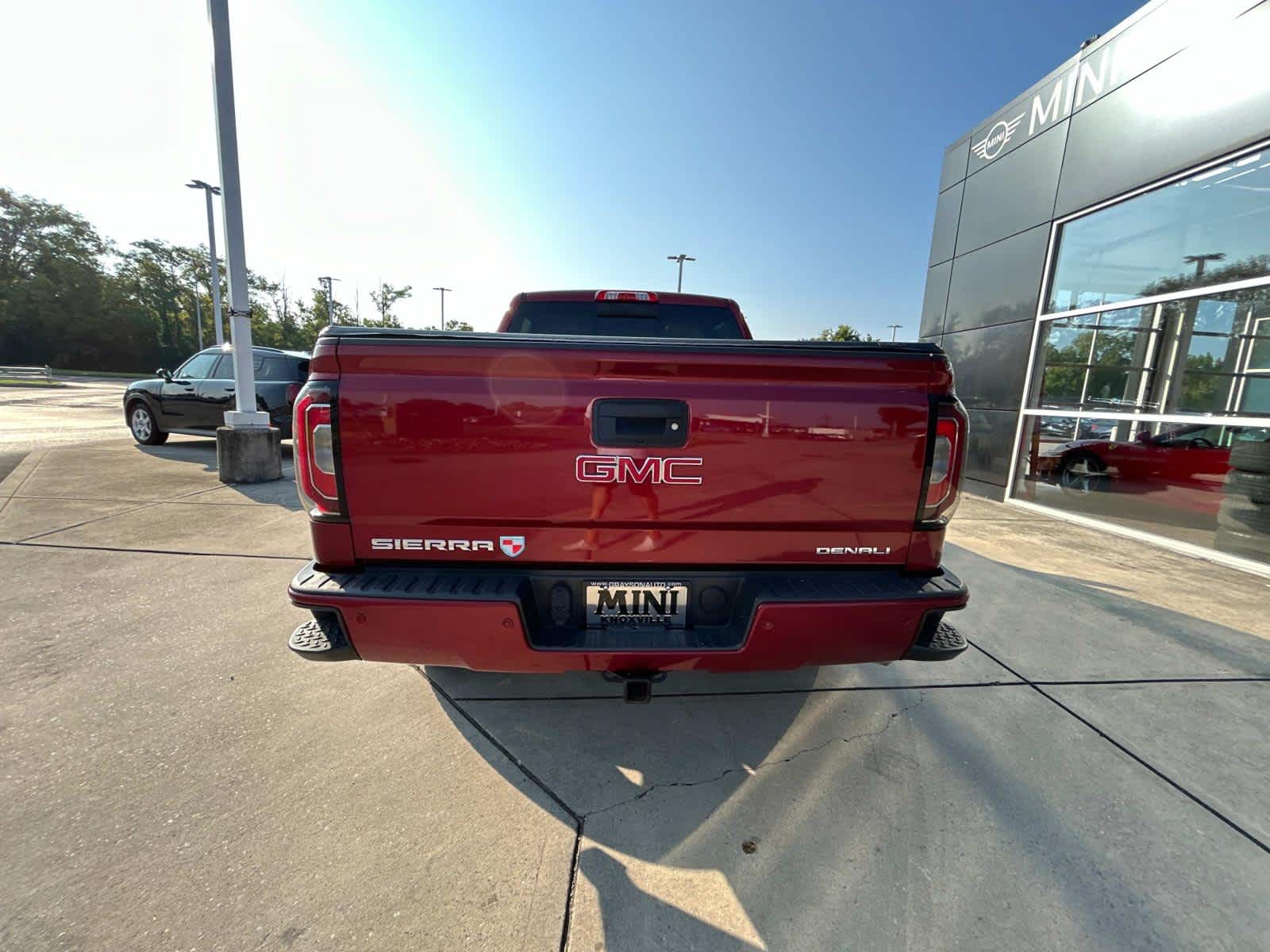 2018 GMC Sierra 1500 Denali 4WD Crew Cab 143.5 7