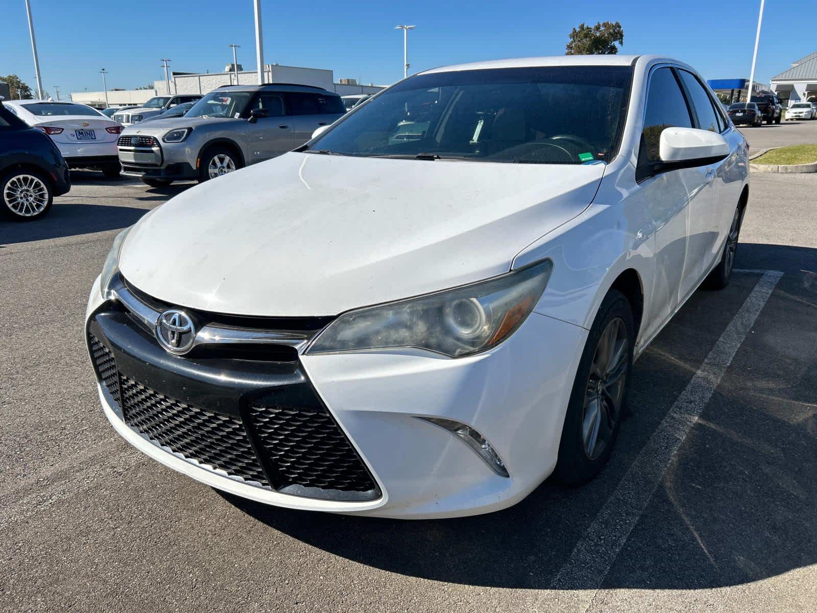 2017 Toyota Camry SE 2