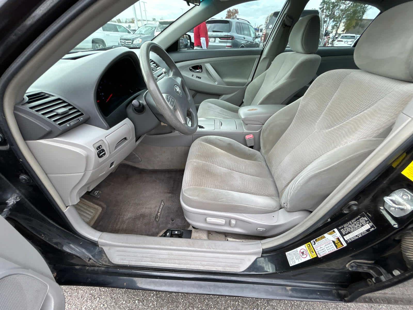 2011 Toyota Camry LE 10