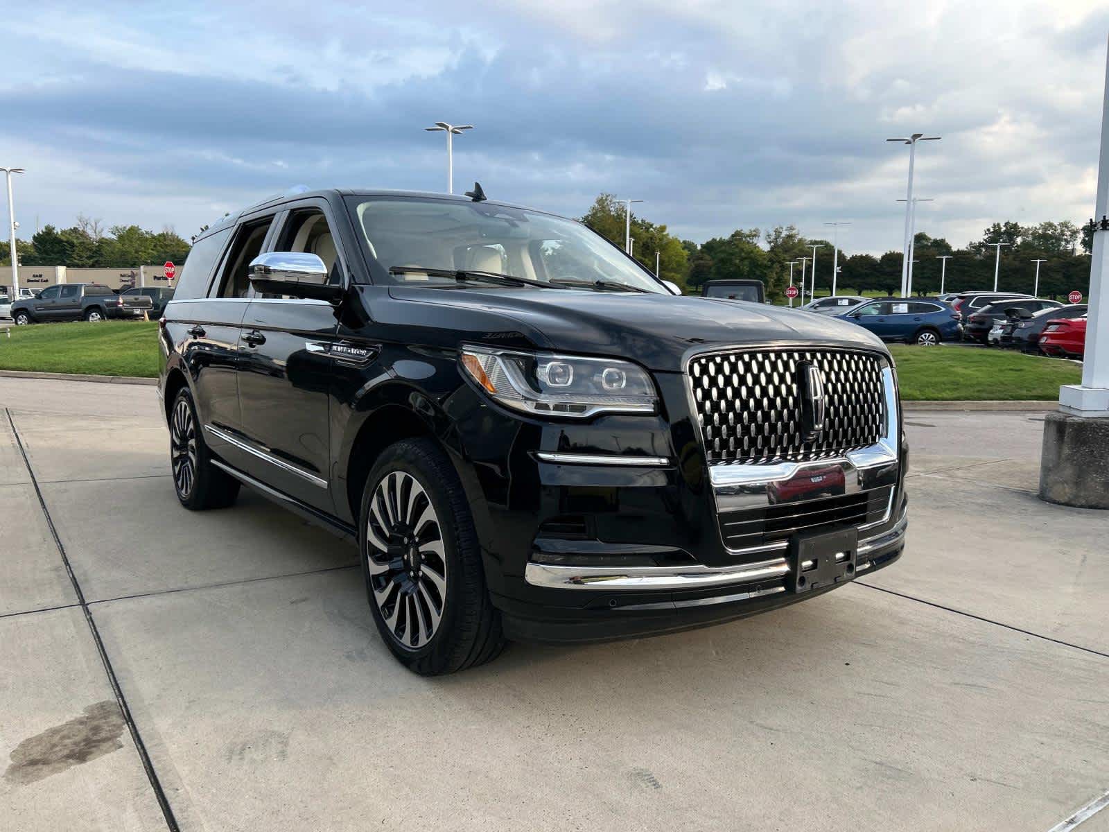 2023 Lincoln Navigator Black Label 4