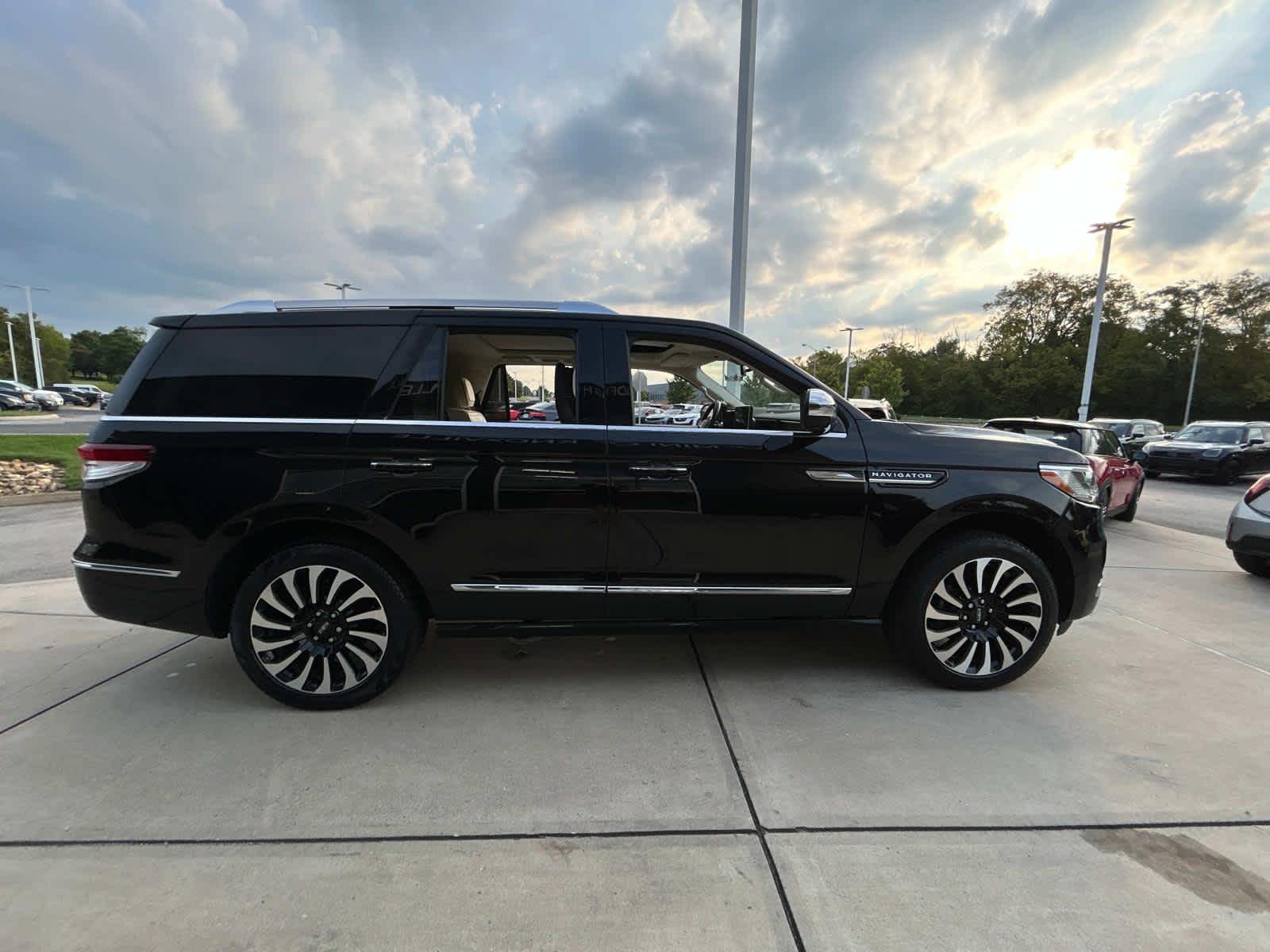 2023 Lincoln Navigator Black Label 5