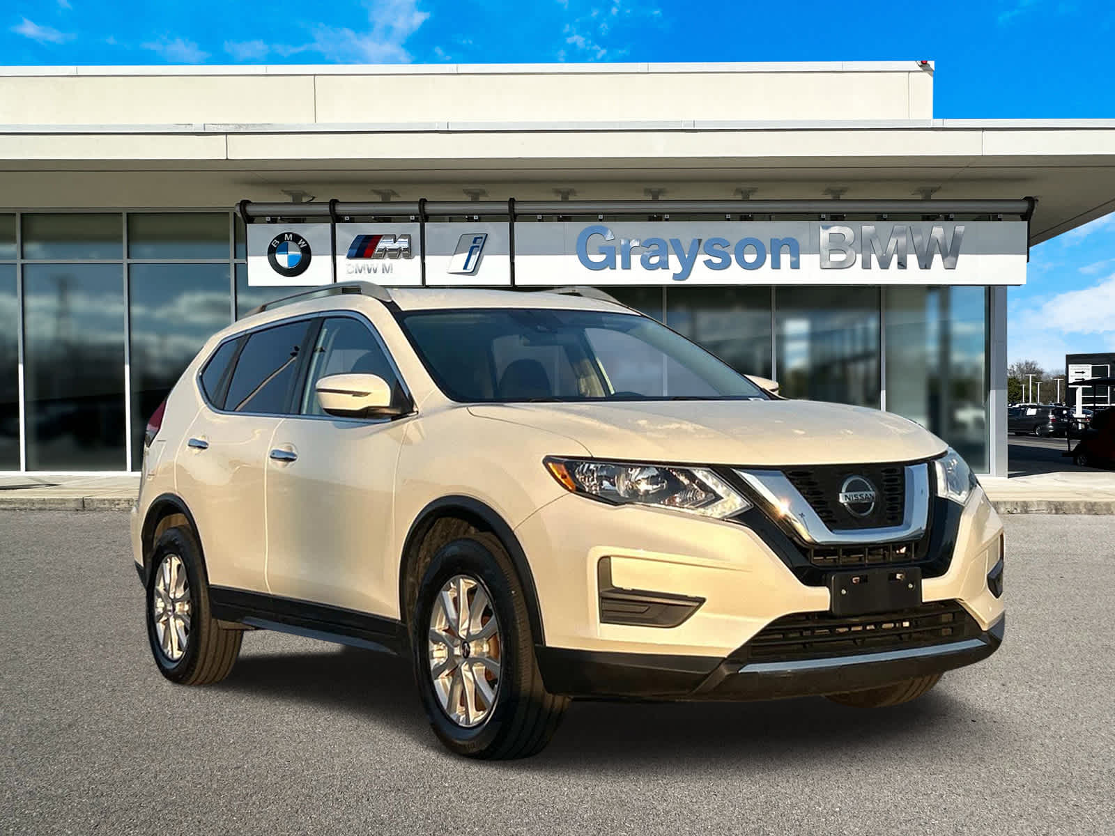 2019 Nissan Rogue SV 1