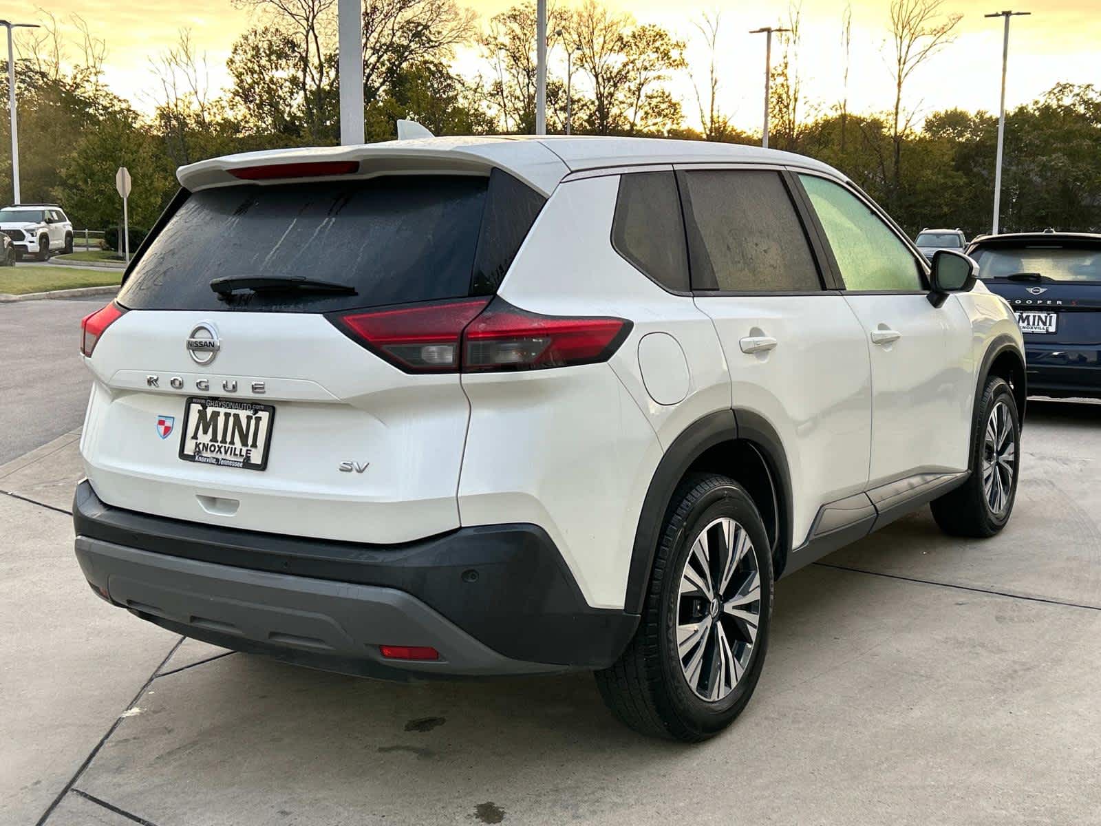 2021 Nissan Rogue SV 6