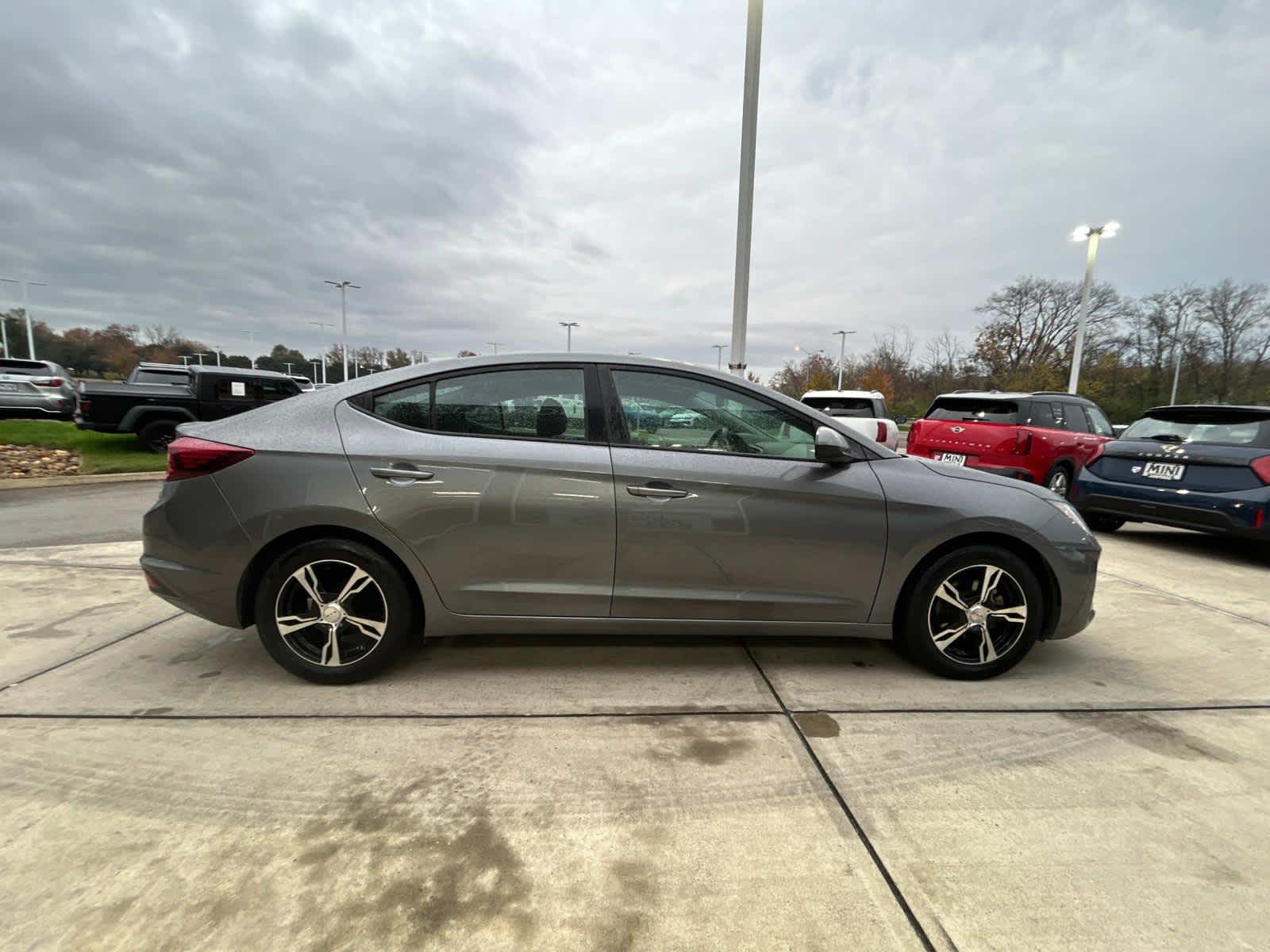 2019 Hyundai Elantra SE 5