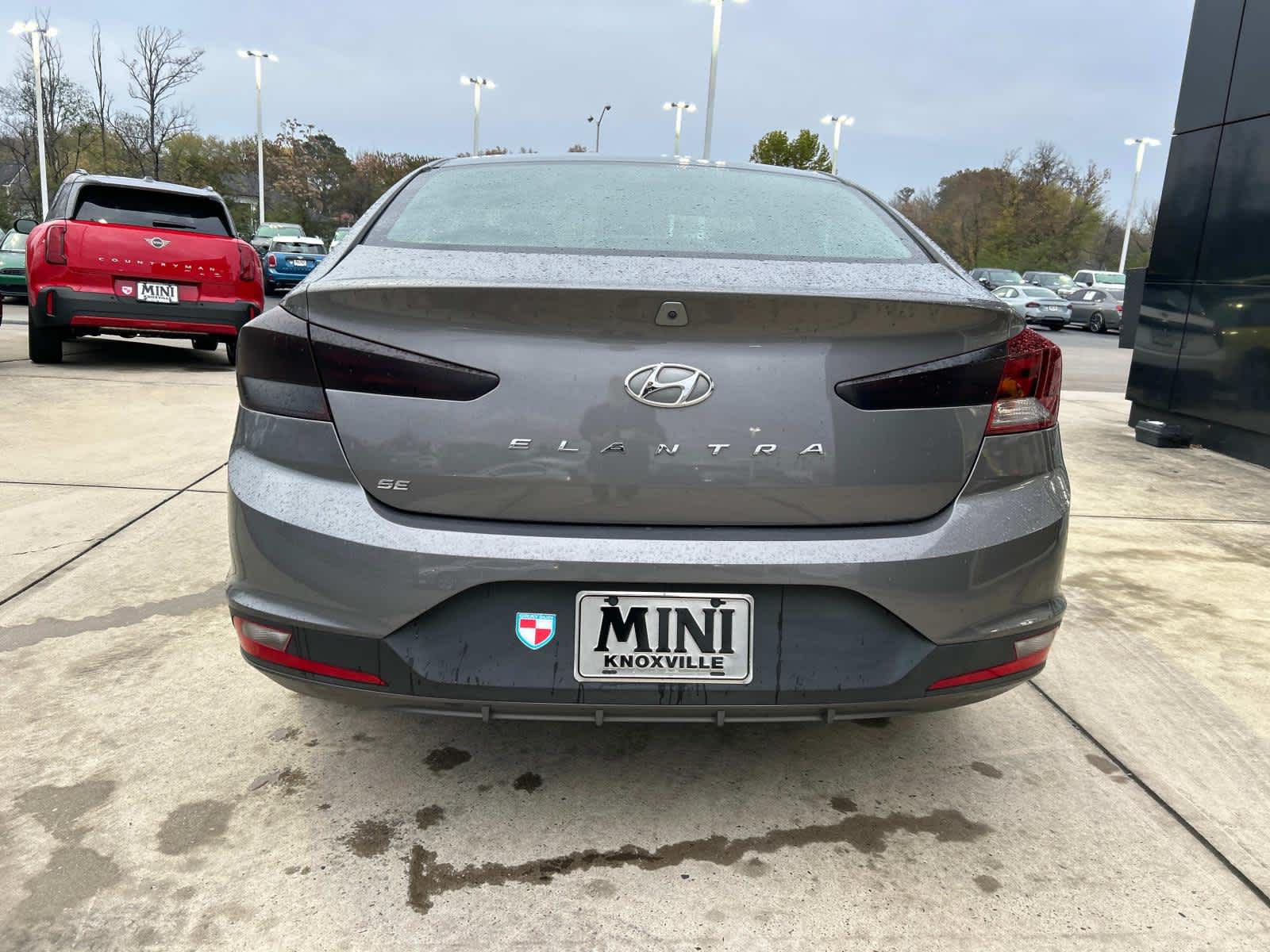 2019 Hyundai Elantra SE 32