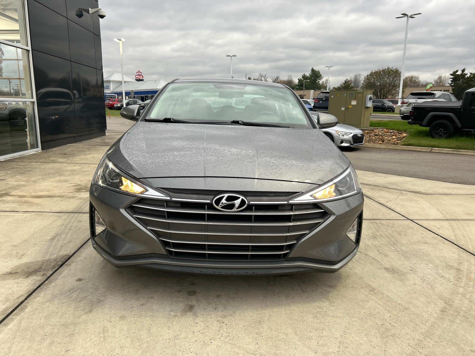 2019 Hyundai Elantra SE 3