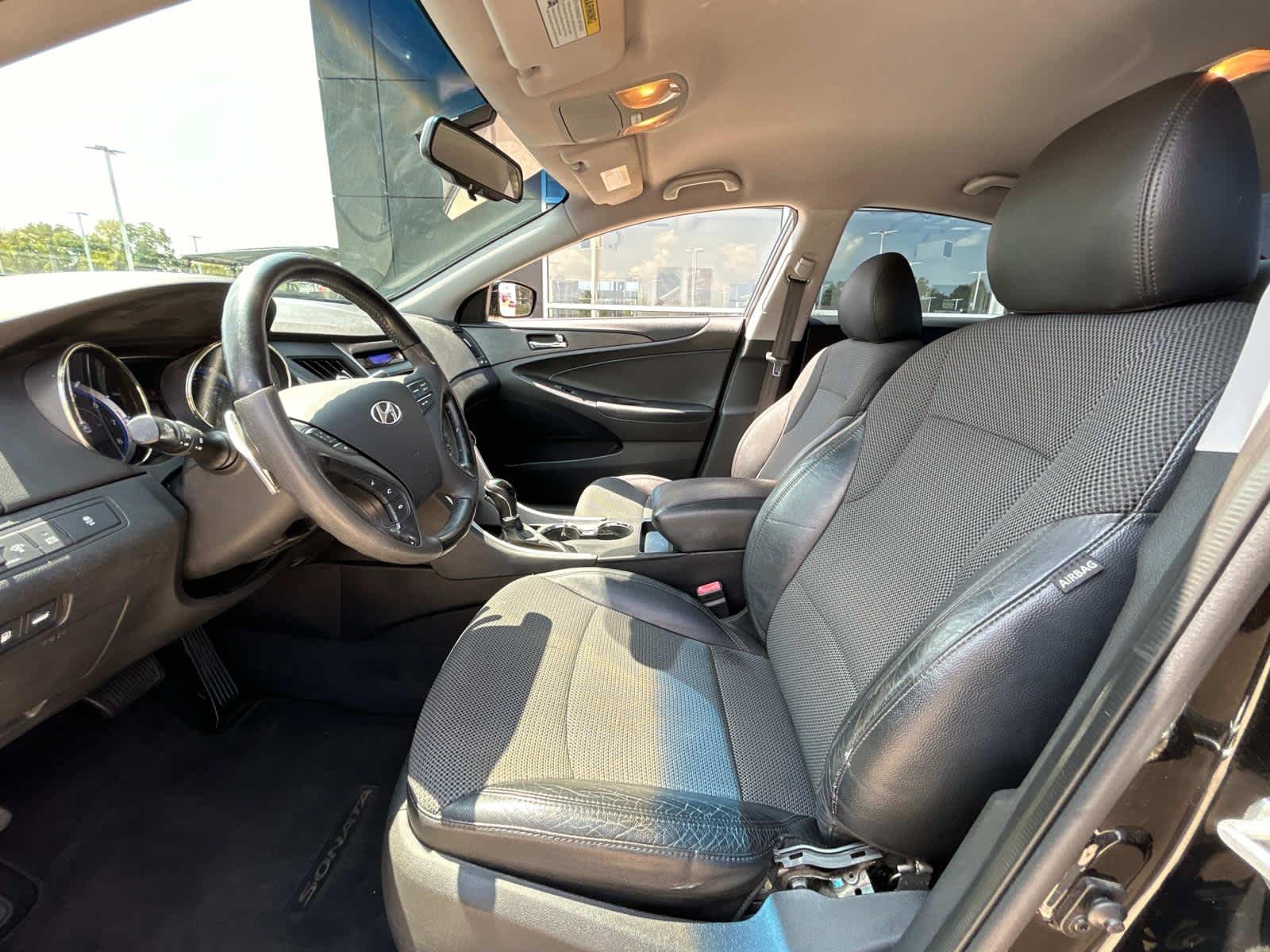 2012 Hyundai Sonata 2.4L SE 10