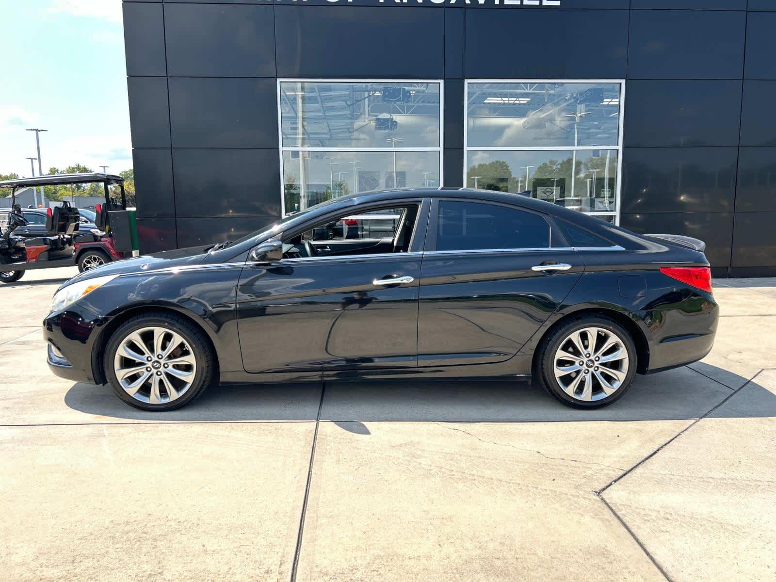 2012 Hyundai Sonata 2.4L SE 1