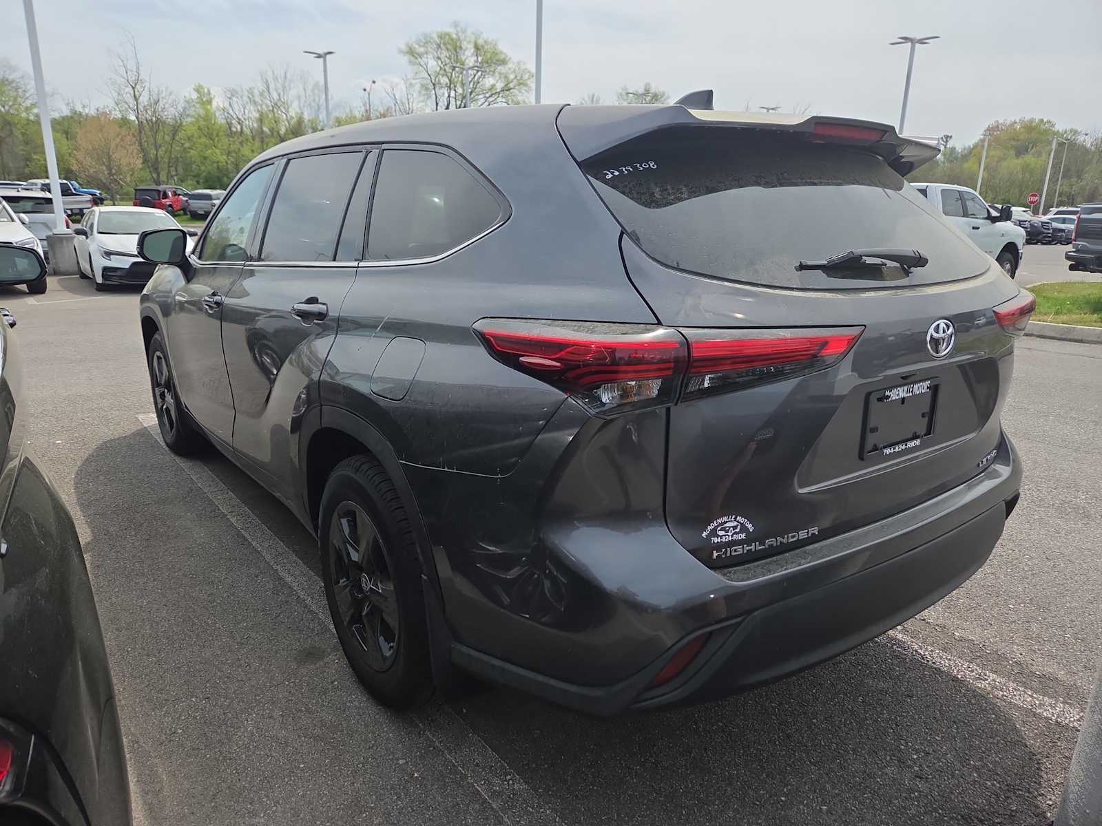 View vehicle photo 5