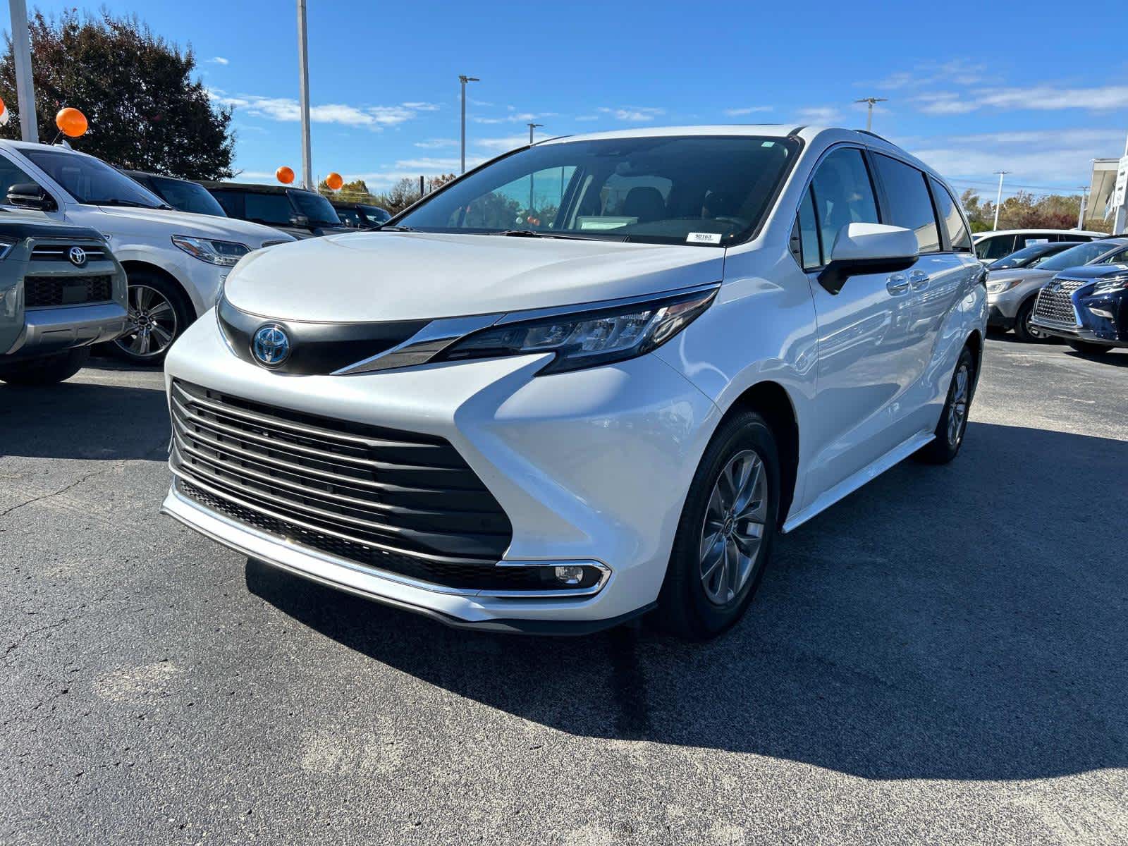 2023 Toyota Sienna XLE 7