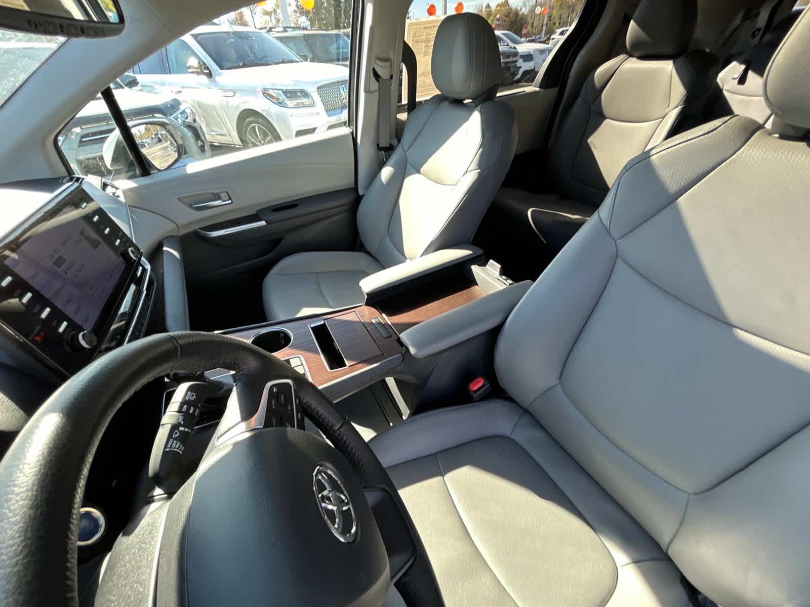 2023 Toyota Sienna XLE 11