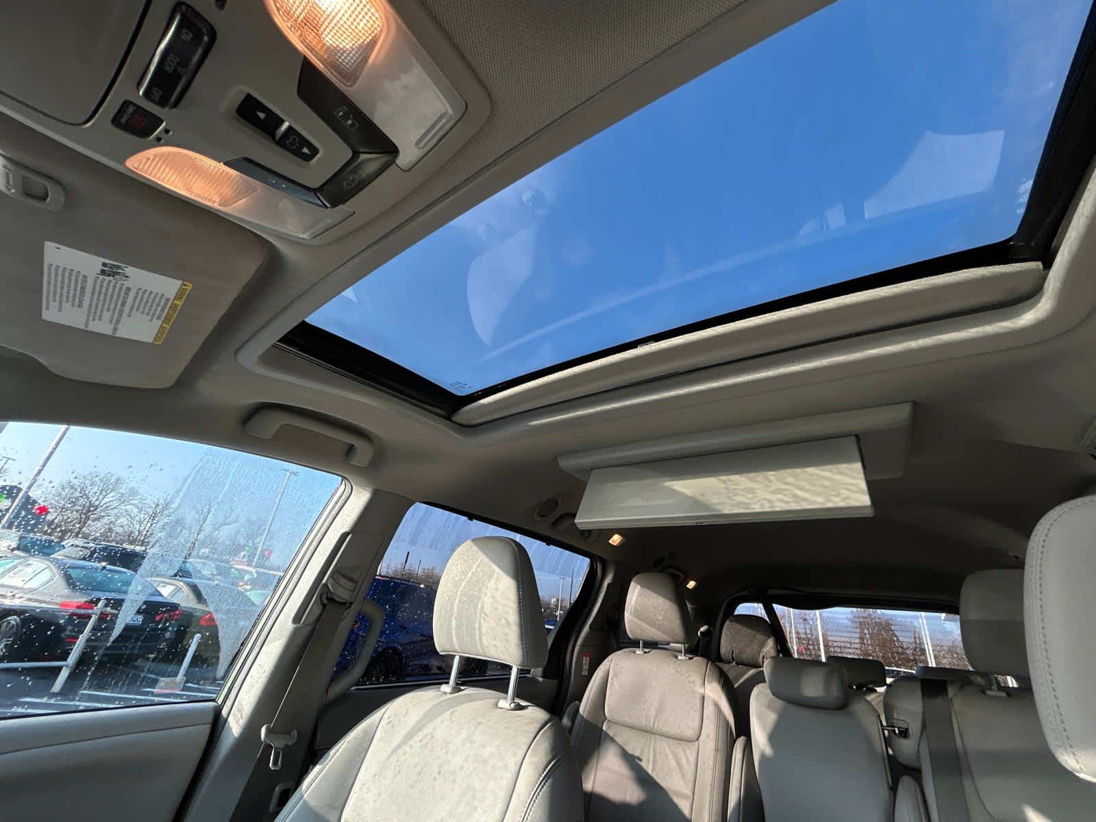 2019 Toyota Sienna XLE Premium 12