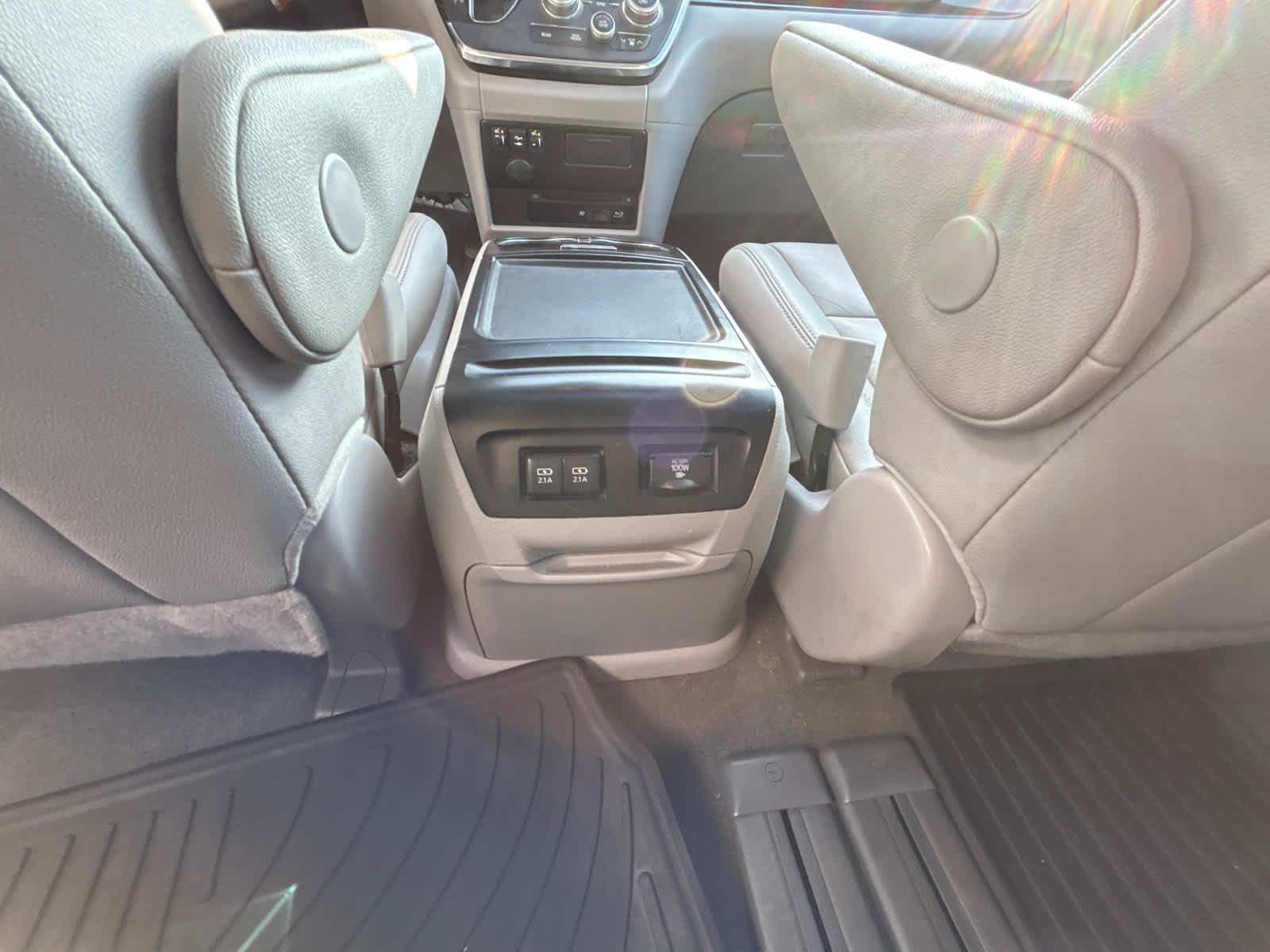 2019 Toyota Sienna XLE Premium 18