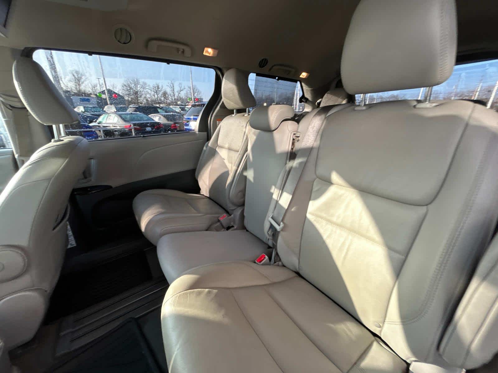 2019 Toyota Sienna XLE Premium 14