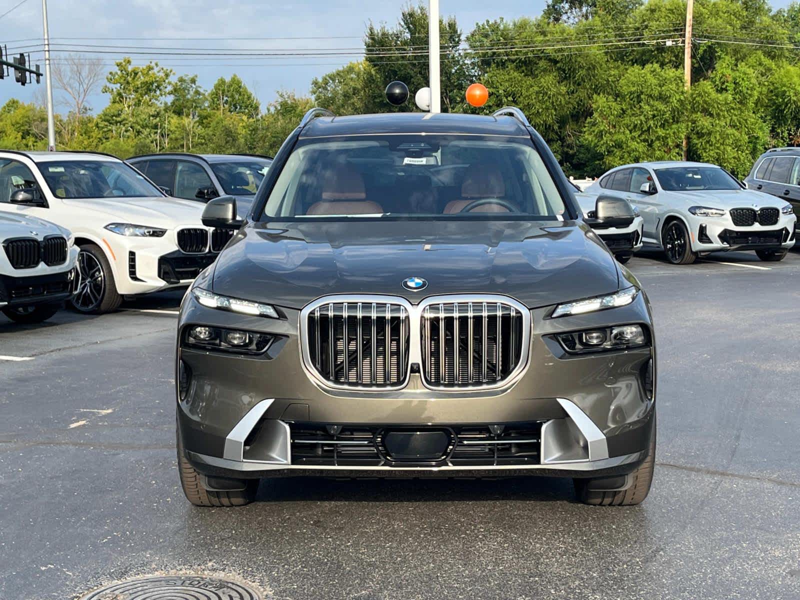 2025 BMW X7 xDrive40i 8