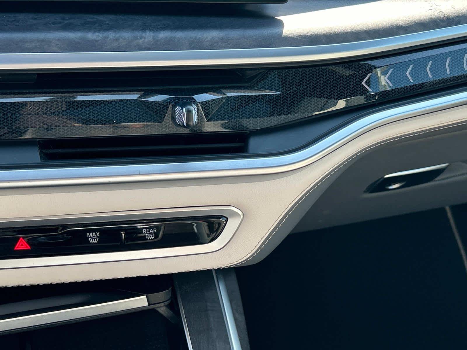 2023 BMW X7 xDrive40i 28