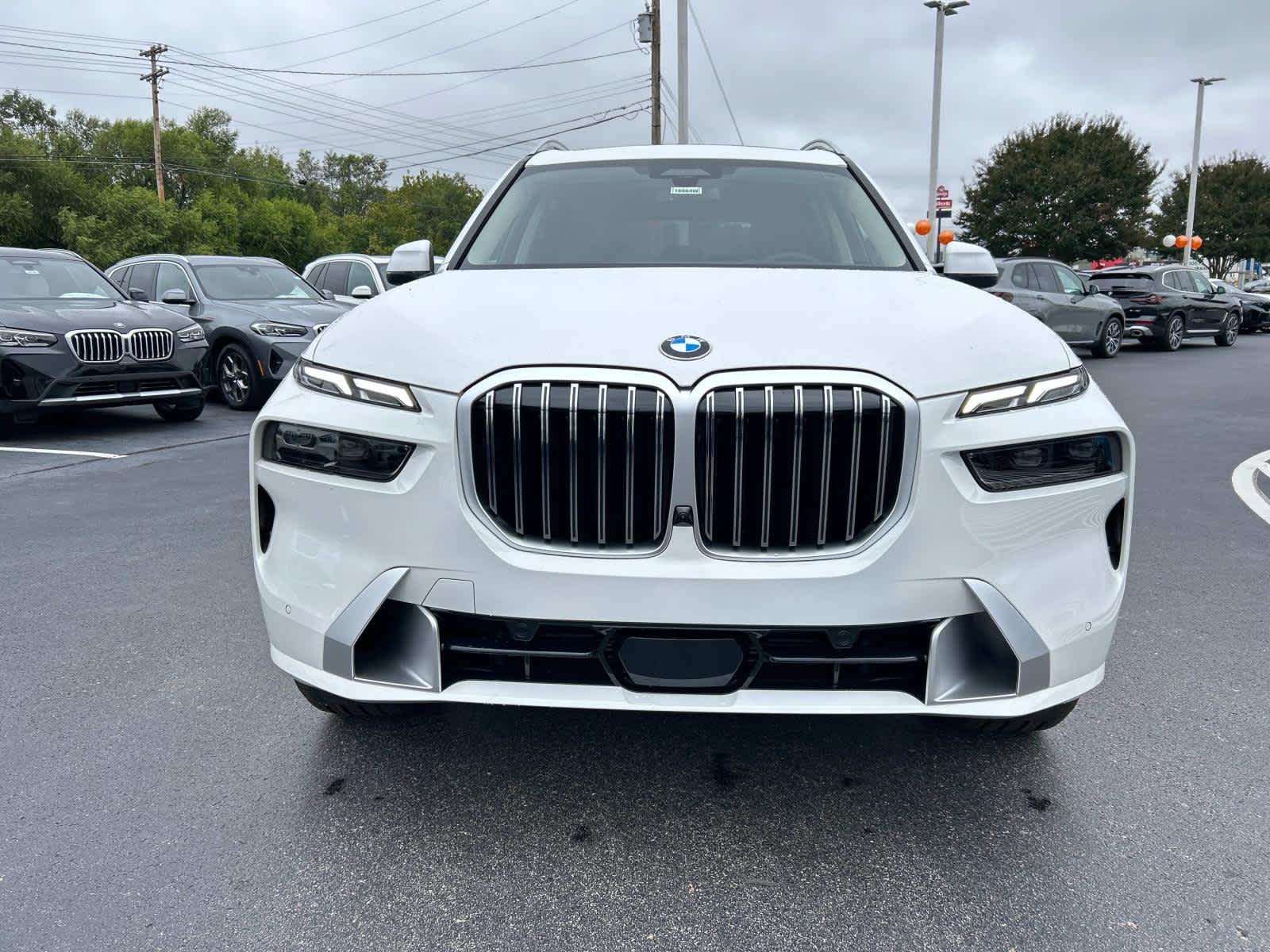 2025 BMW X7 xDrive40i 8