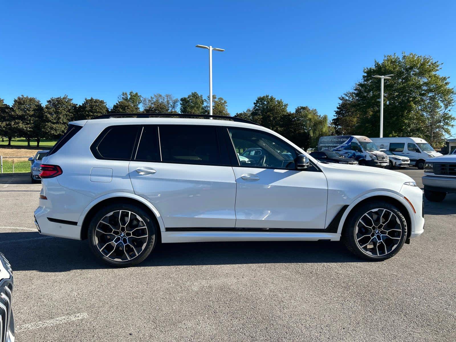 2025 BMW X7 M60i 2