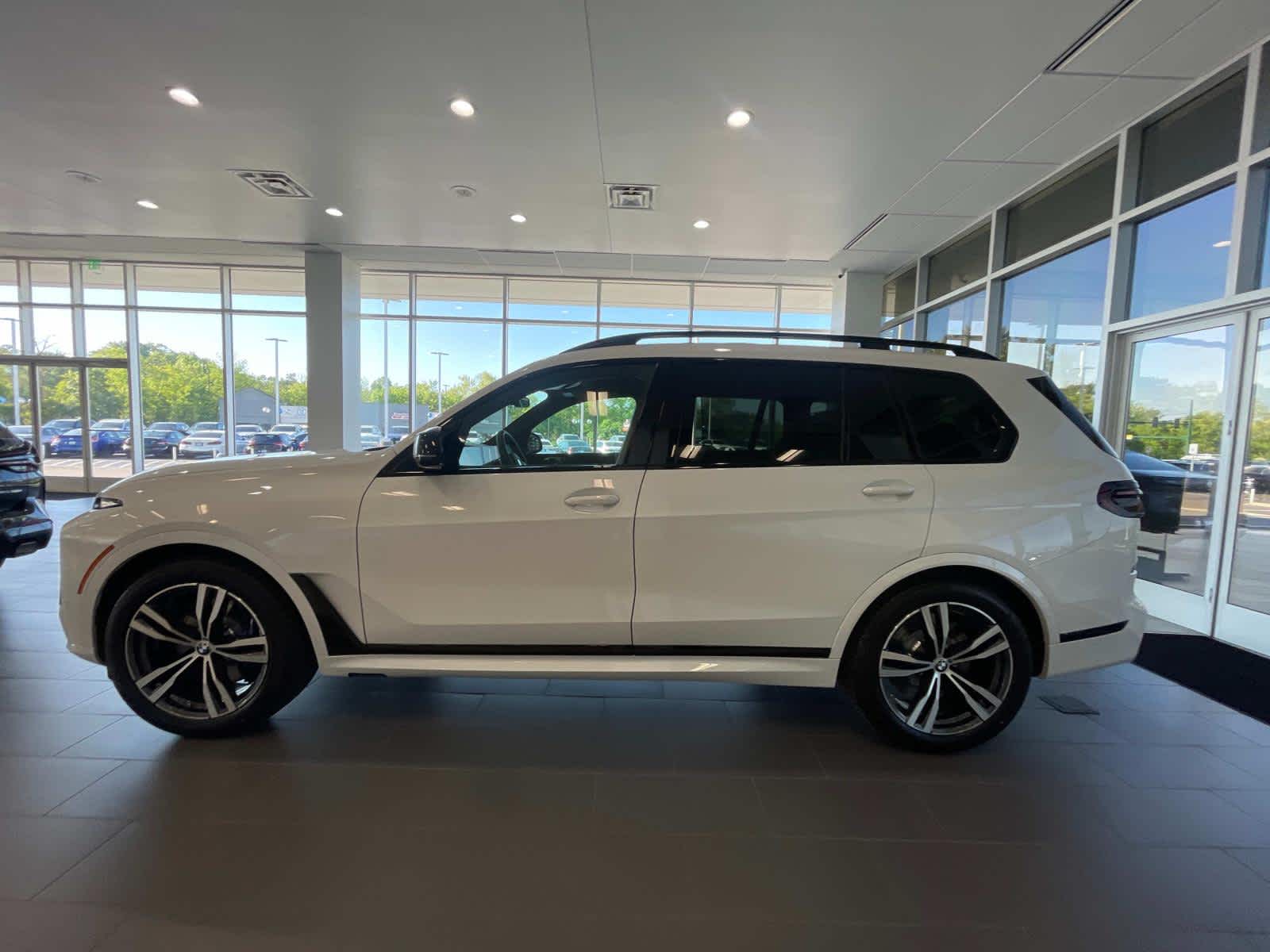 2025 BMW X7 M60i 6