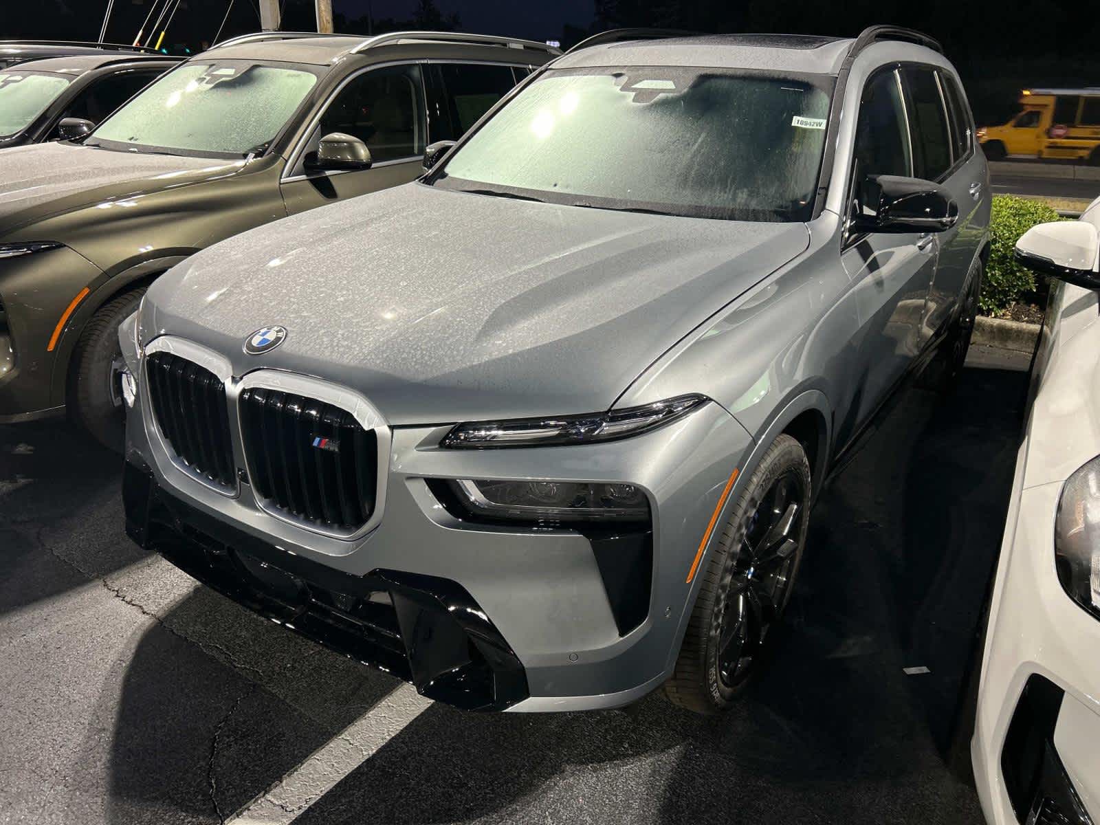 2025 BMW X7 M60i 2