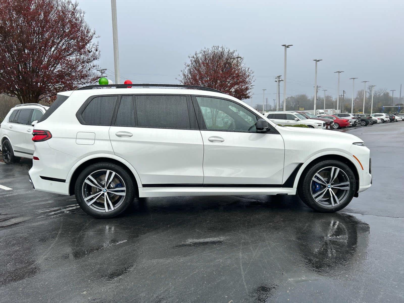 2025 BMW X7 M60i 2