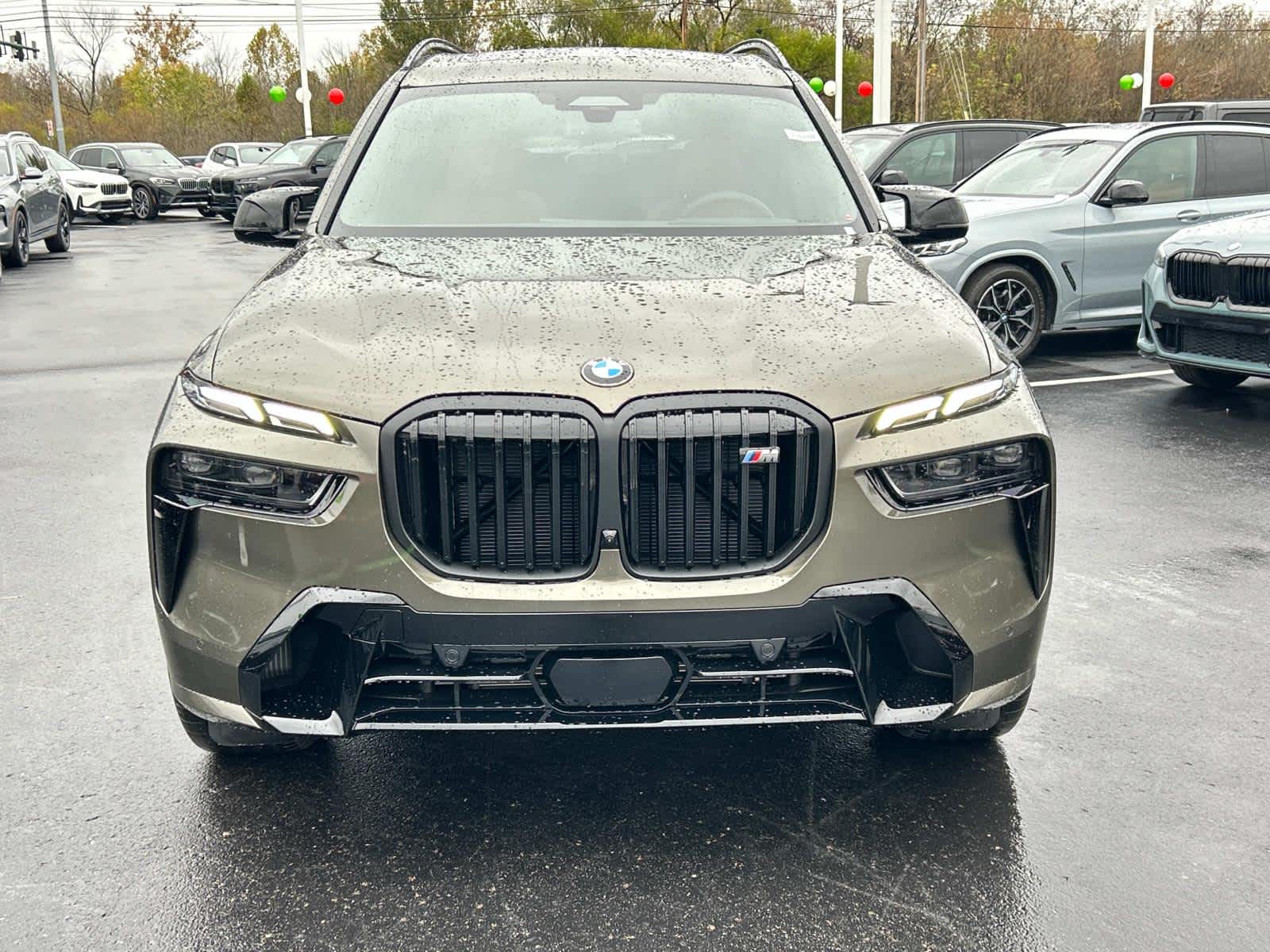 2025 BMW X7 M60i 8