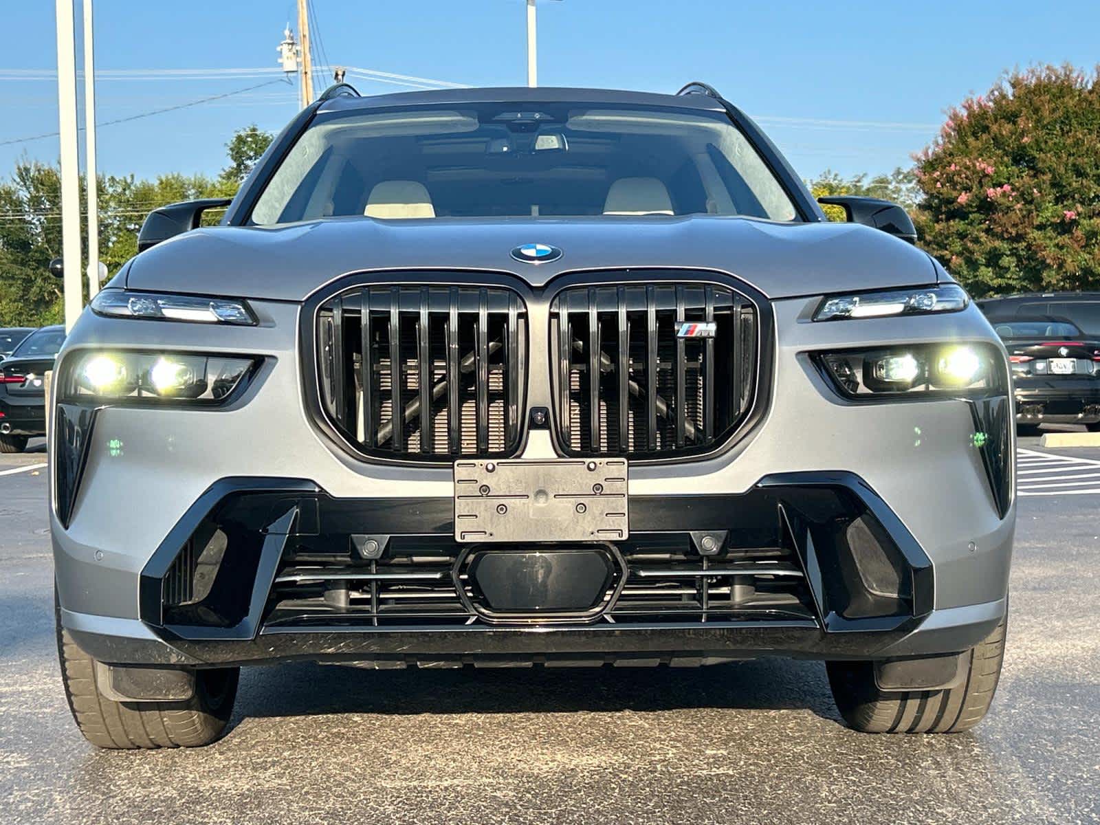 2024 BMW X7 M60i 8