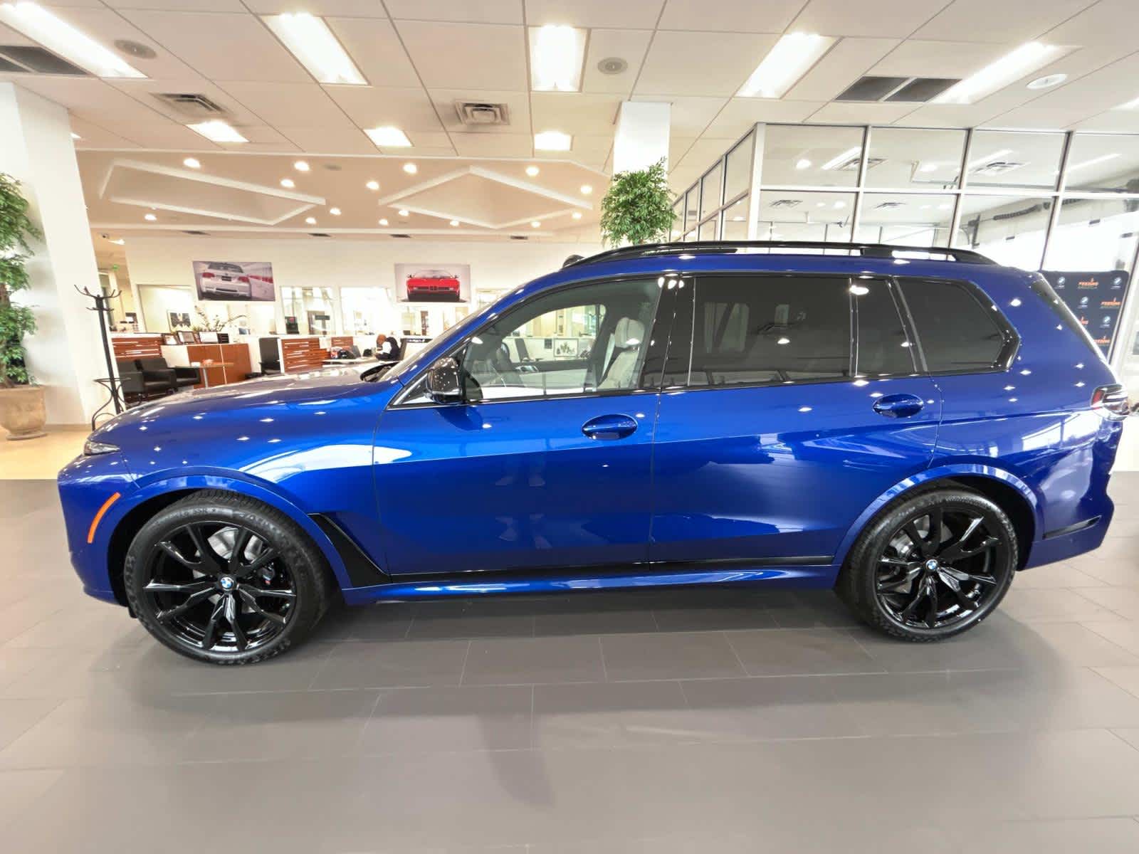 2025 BMW X7 M60i 7