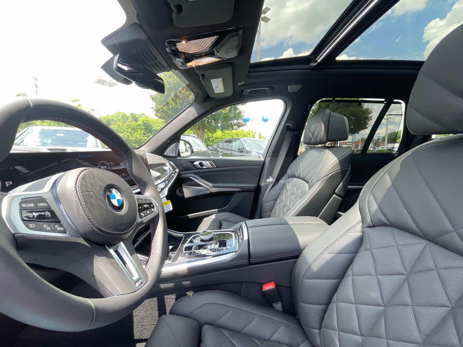 2025 BMW X5 M60i 10