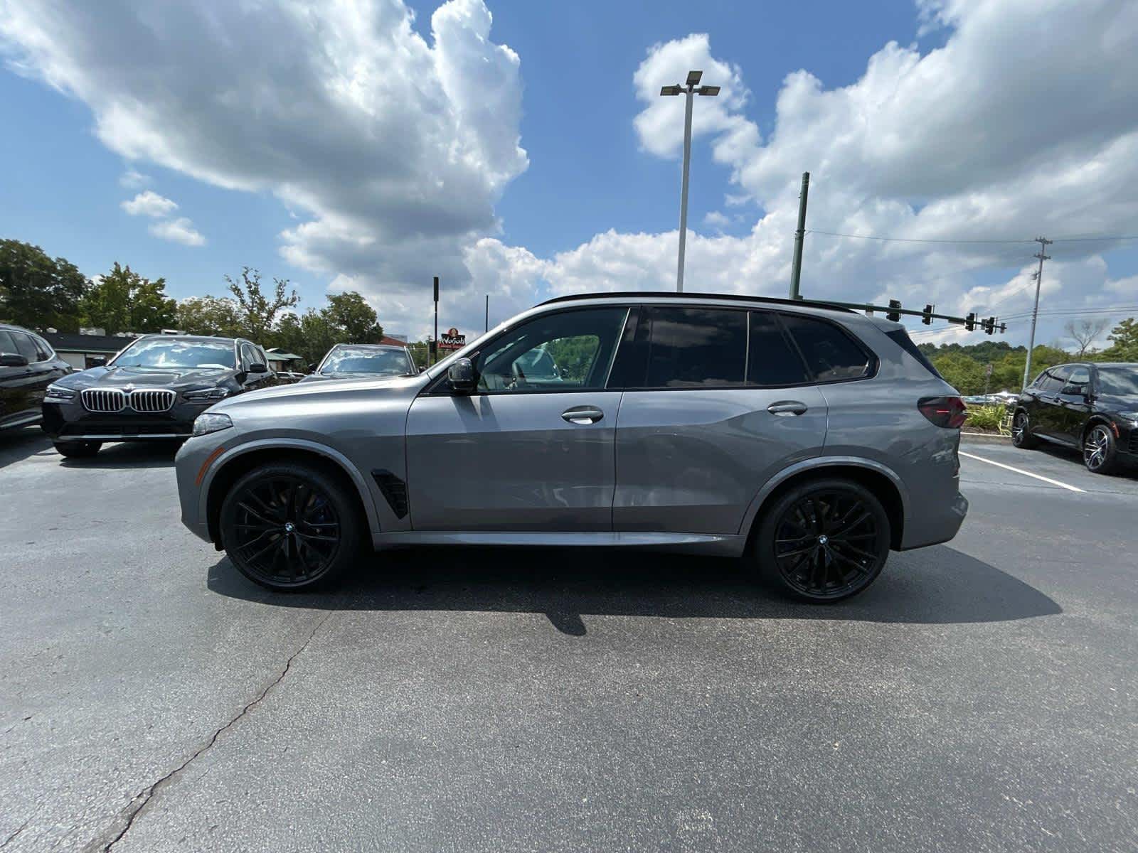 2025 BMW X5 M60i 6