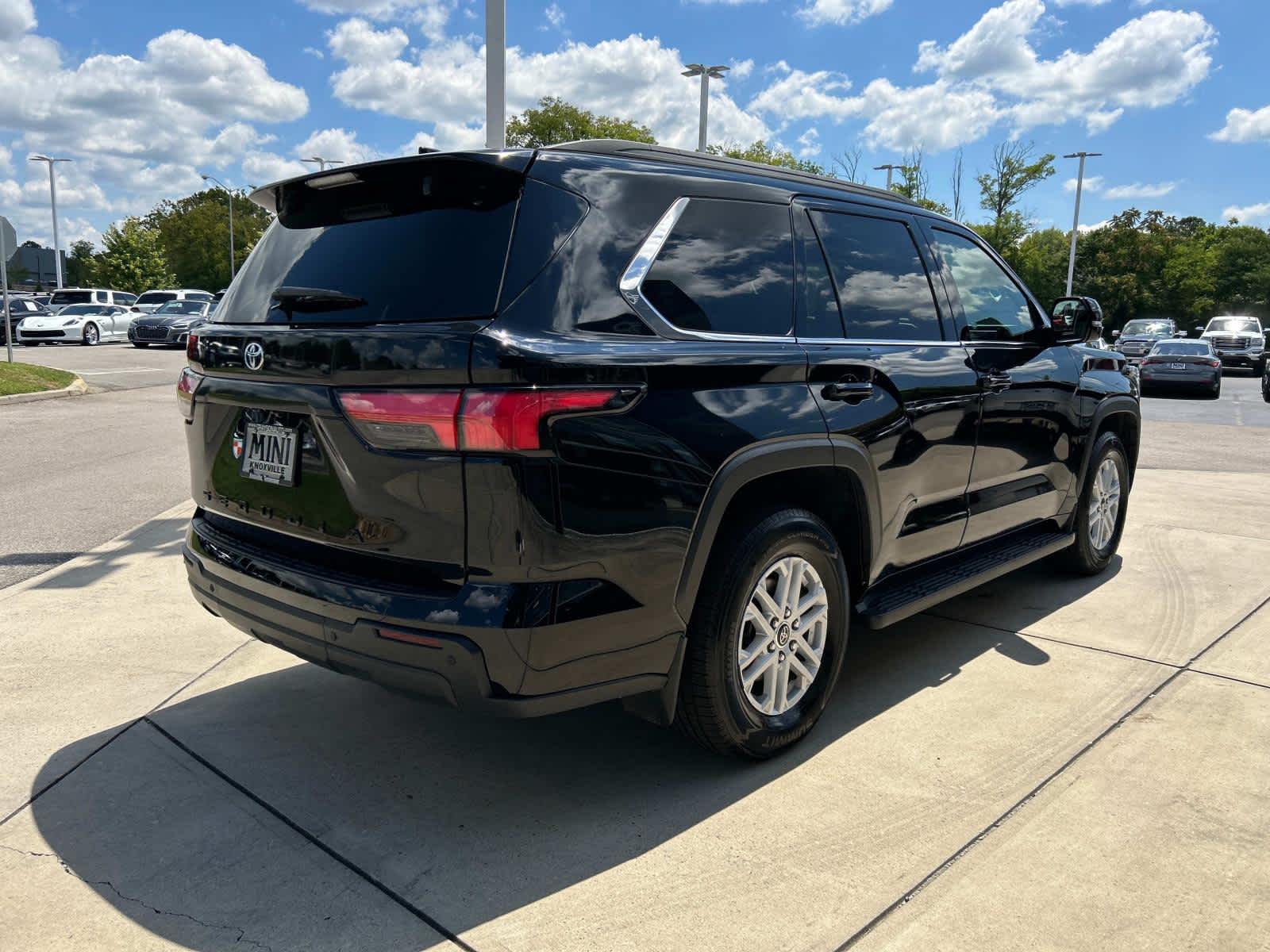 2023 Toyota Sequoia SR5 6