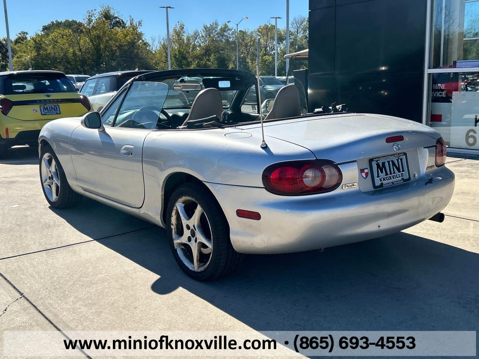 2001 Mazda MX-5 Miata Base 8