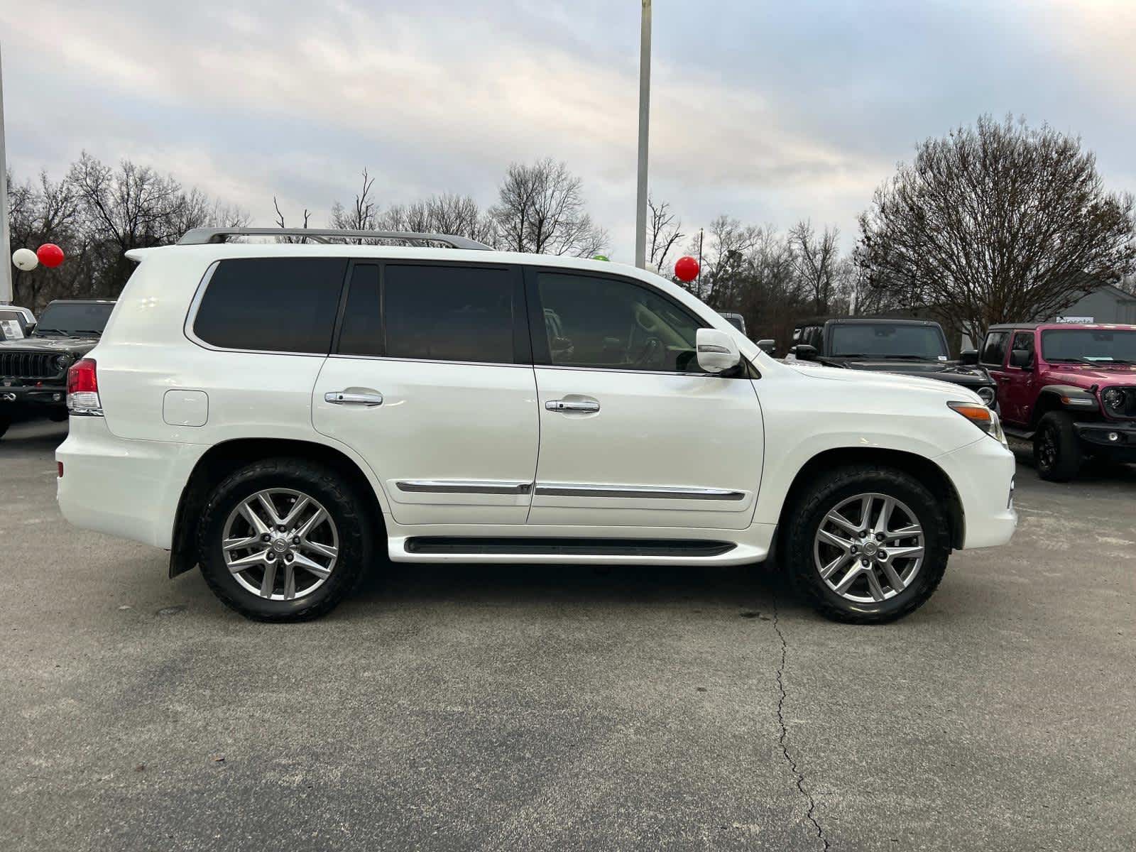 2013 Lexus LX 570  2