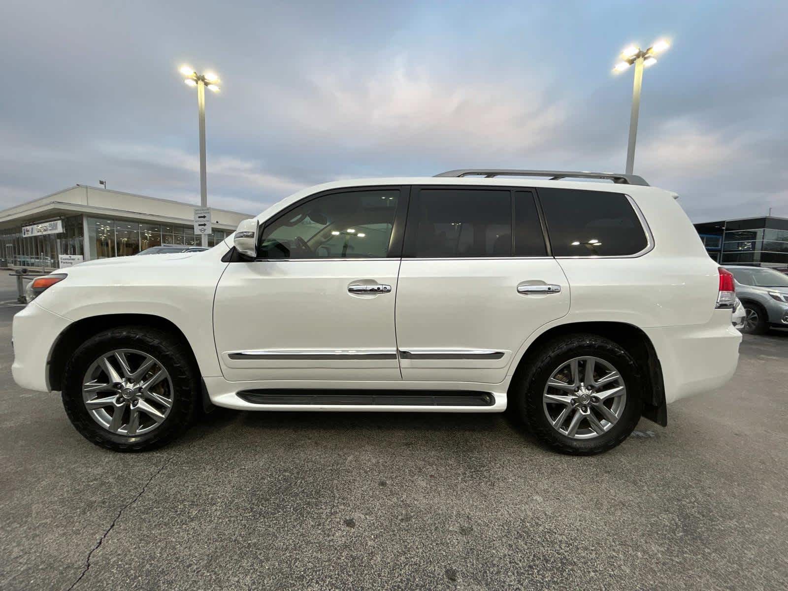 2013 Lexus LX 570  6