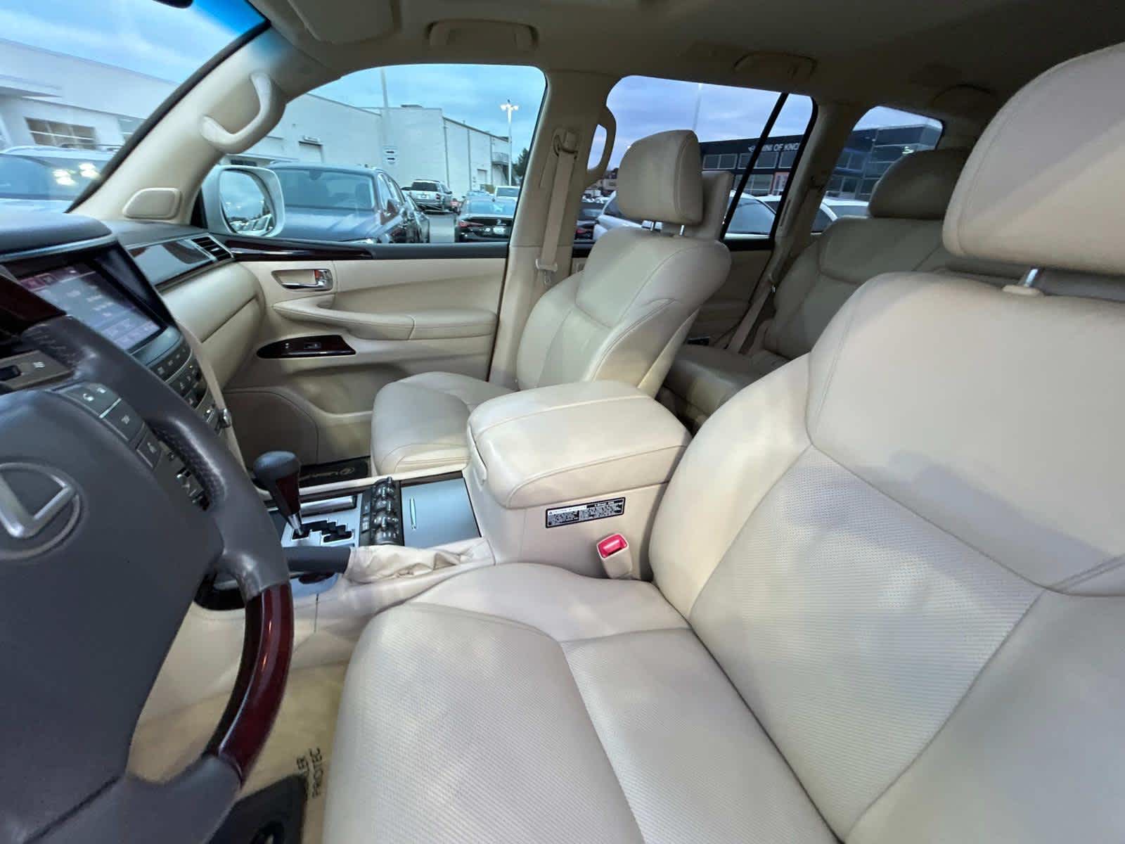 2013 Lexus LX 570  10