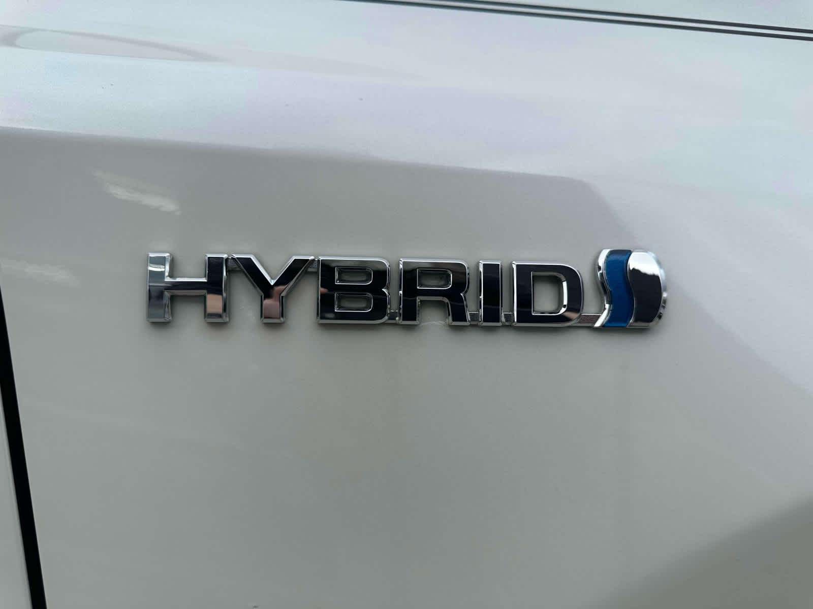 2018 Toyota RAV4 Hybrid Limited 23