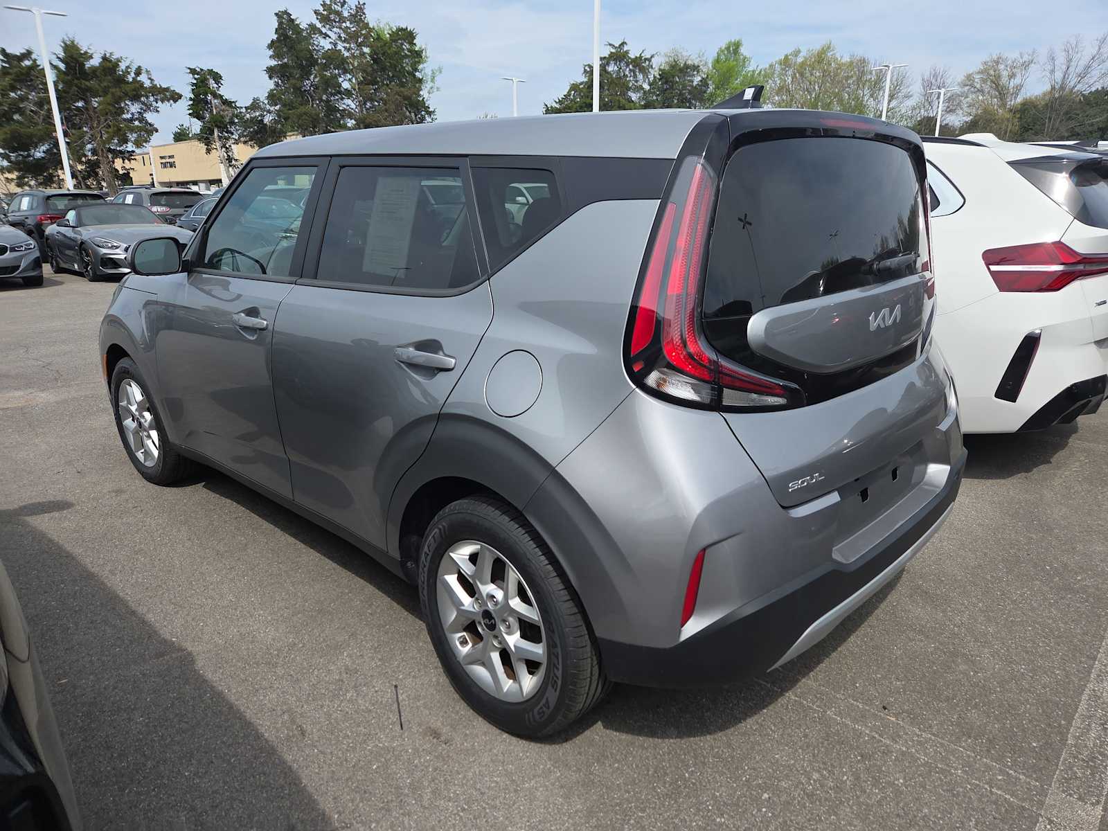 View vehicle photo 5