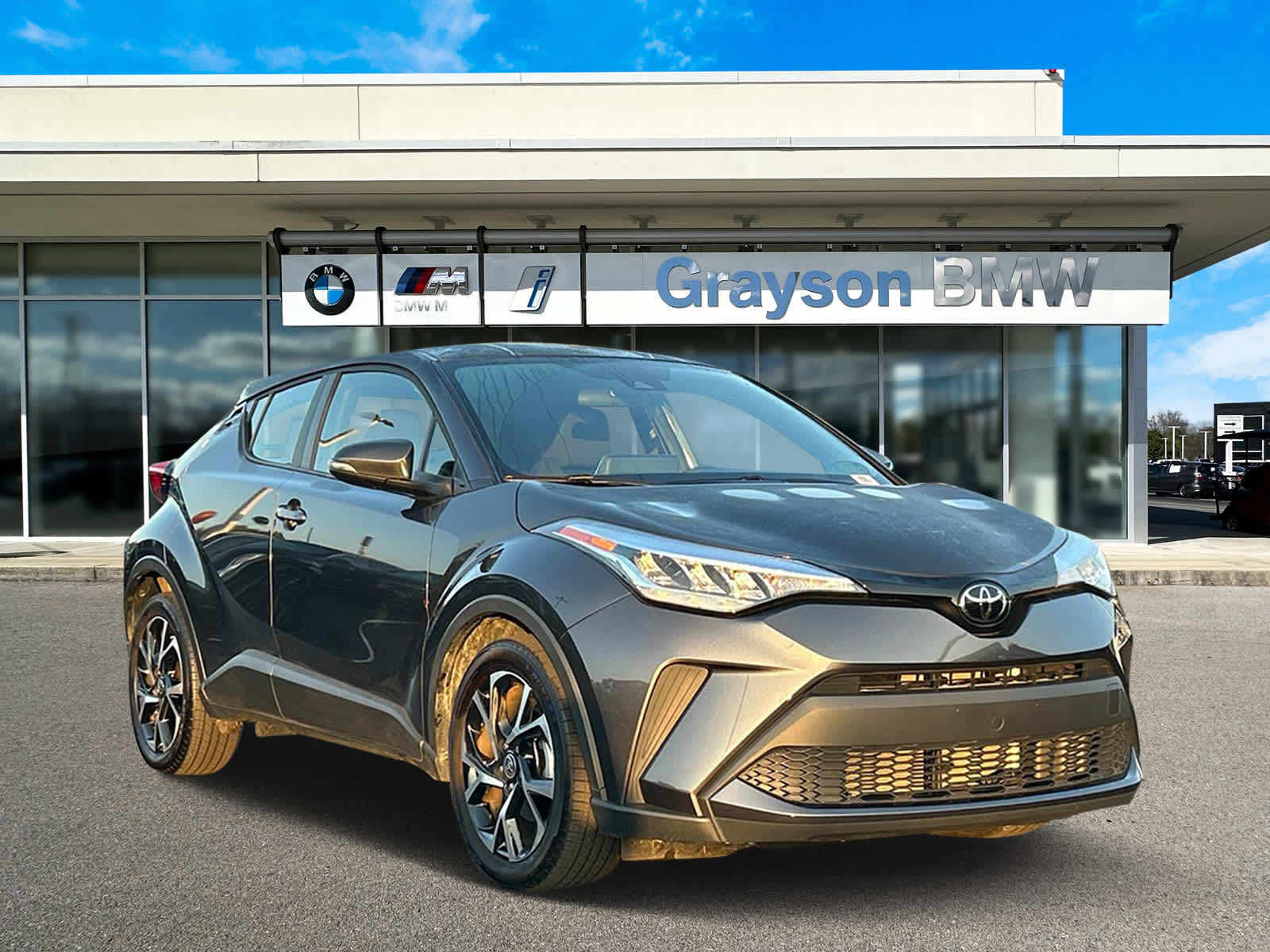 2022 Toyota C-HR XLE 1