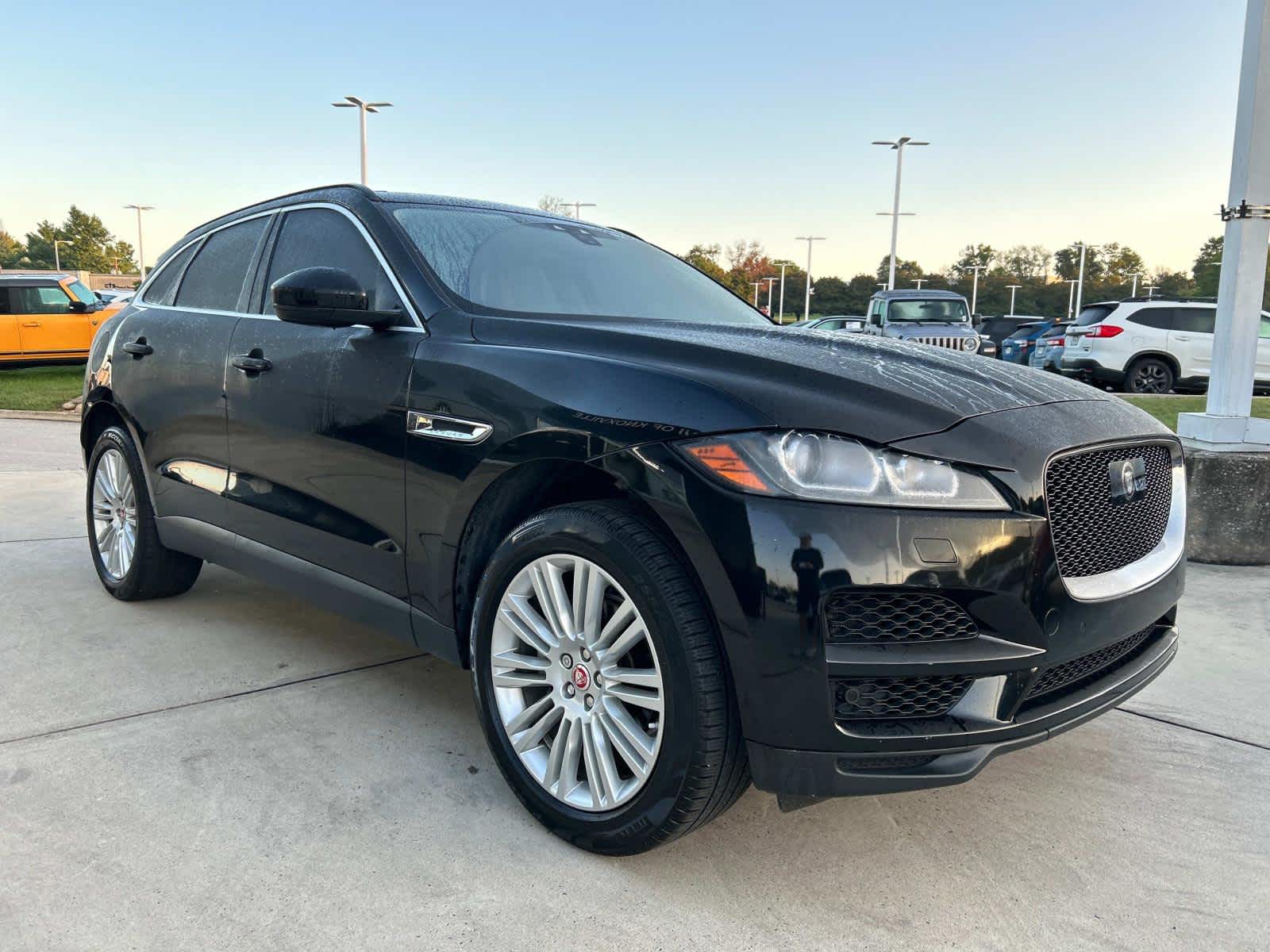 2019 Jaguar F-PACE 25t Premium 4