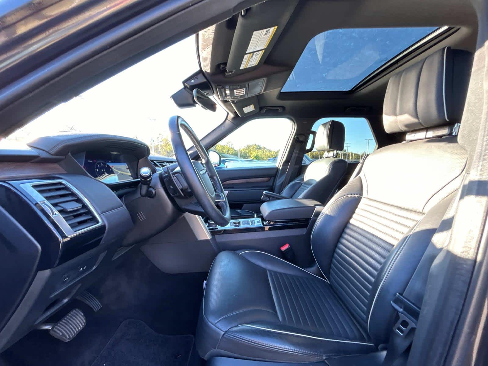 2019 Land Rover Discovery HSE Luxury 10