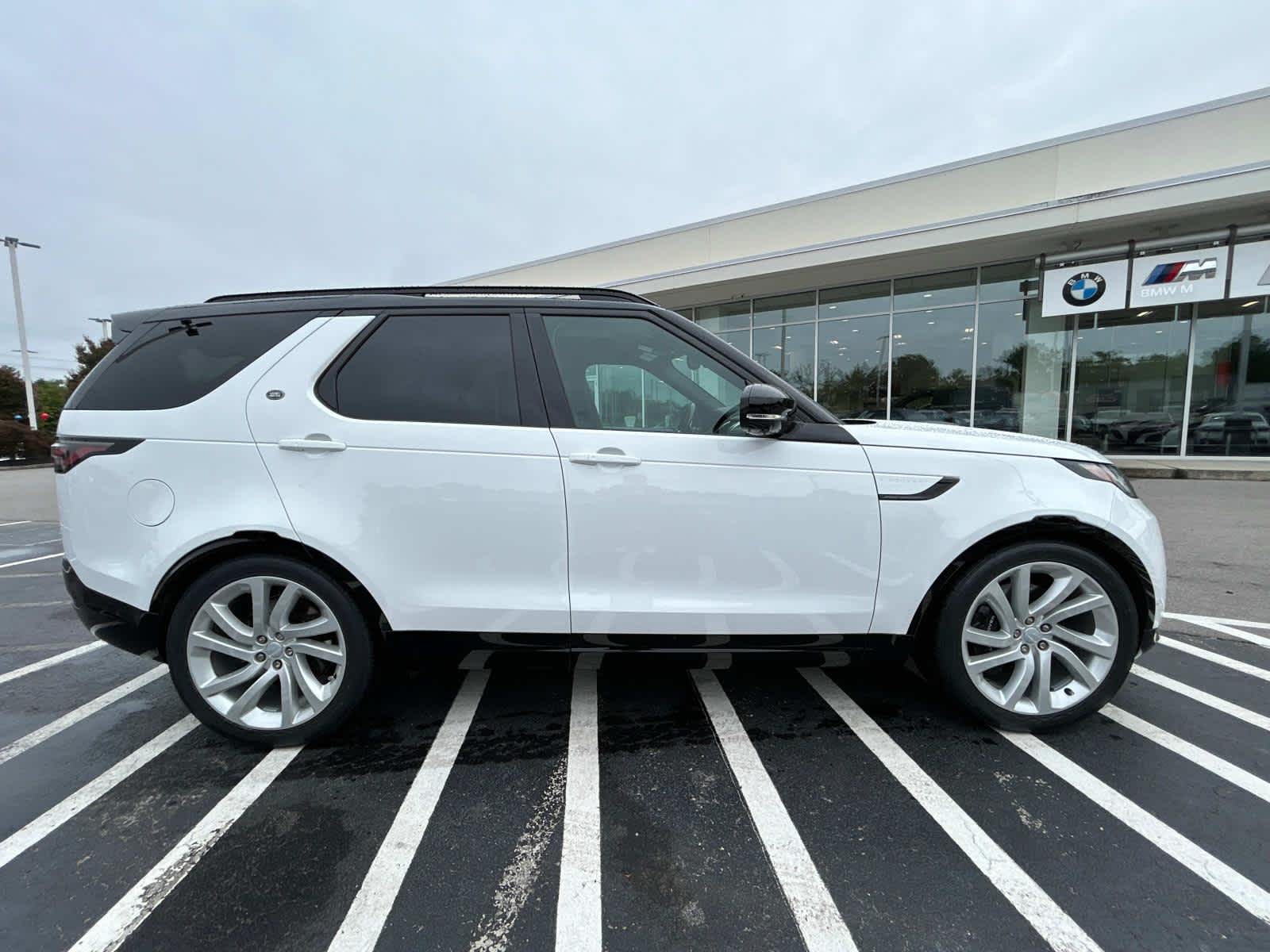 2023 Land Rover Discovery Metropolitan Edition 2